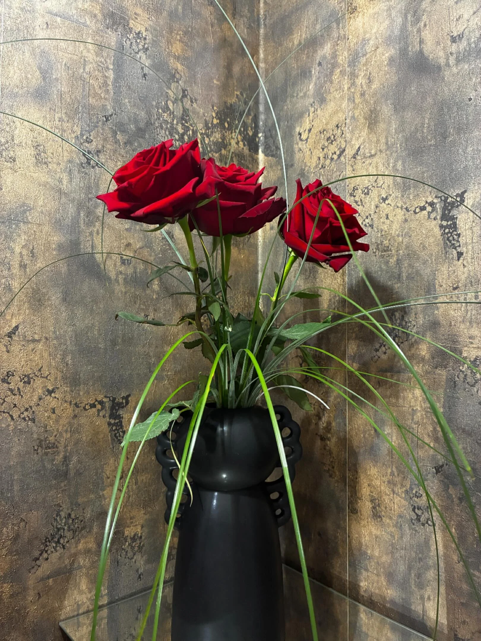 🌸Mon r&ecirc;ve s&rsquo;est r&eacute;alis&eacute;.
Studio Vertige a d&eacute;sormais son QG, en plus de mon bureau &agrave; domicile.
J&rsquo;ai toujours r&ecirc;v&eacute; de m&rsquo;installer au Croisic&hellip; et apr&egrave;s deux ans de reconstru