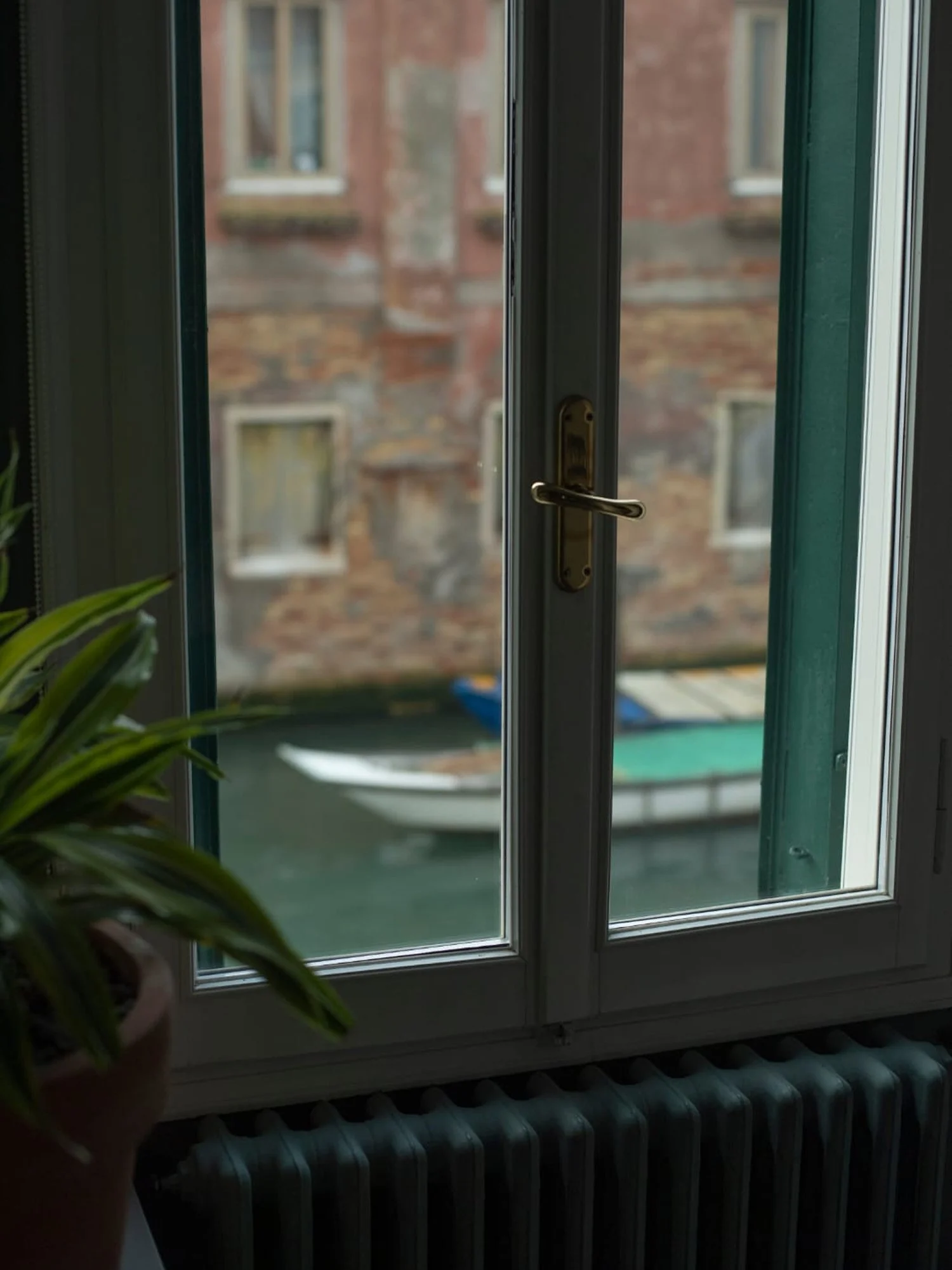 vibia-the-edit-cannaregio-venice-tempo-2-800x1067 1.jpg