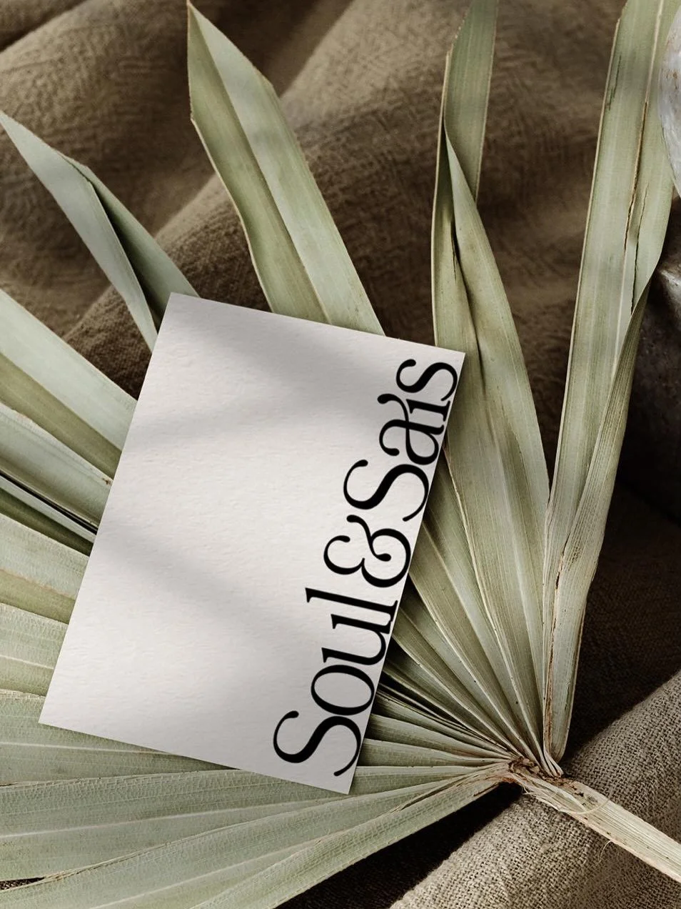 Gostou dessa identidade visual? Ela pode ser sua!

Ideal para neg&oacute;cios que valorizam o natural, o artesanal e o sens&iacute;vel.

Se voc&ecirc; trabalha com, bem-estar, autocuidado, projetos autorais femininos, cosm&eacute;ticos naturais, tera