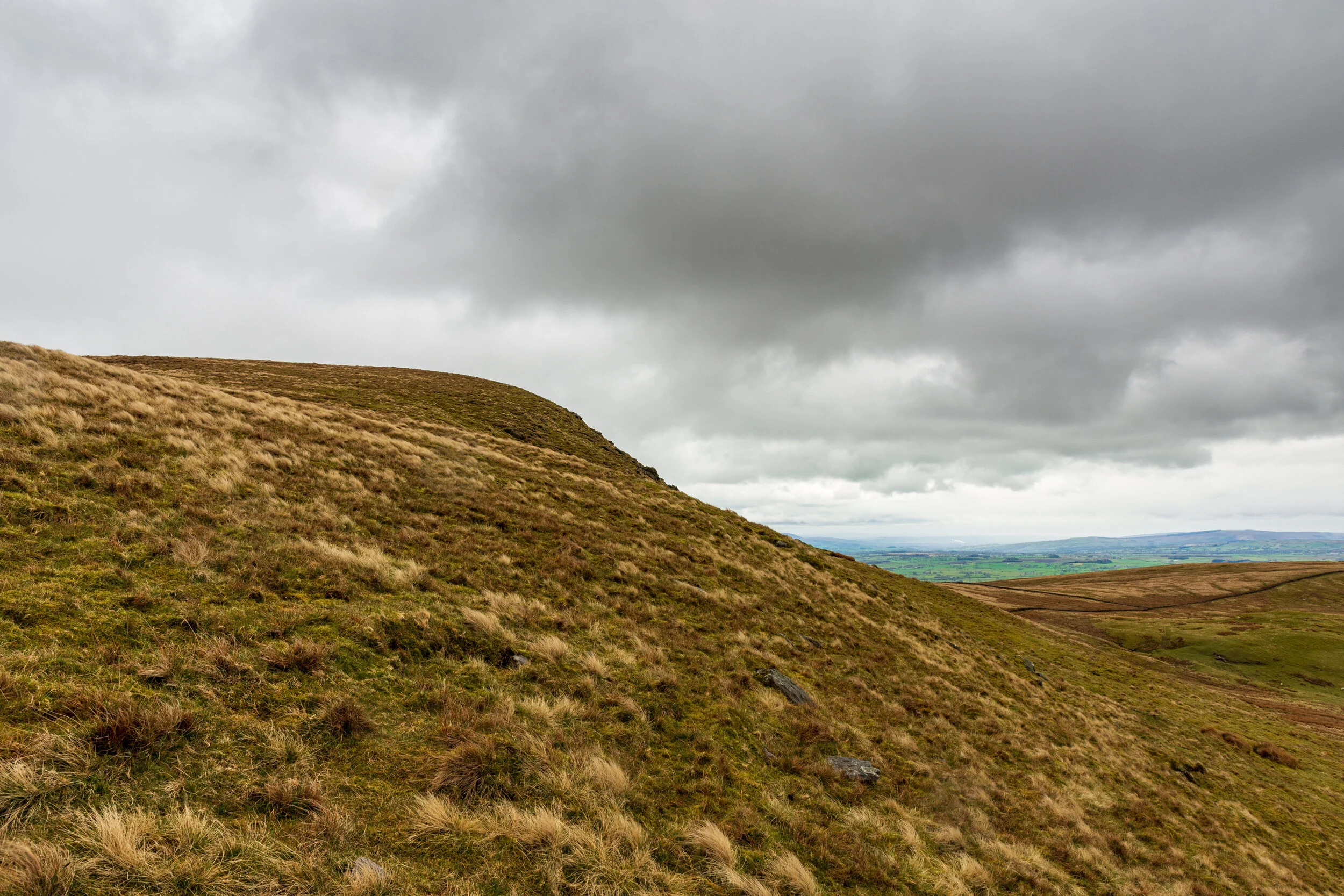 The steep approach to the summit, from Stockdale Farm