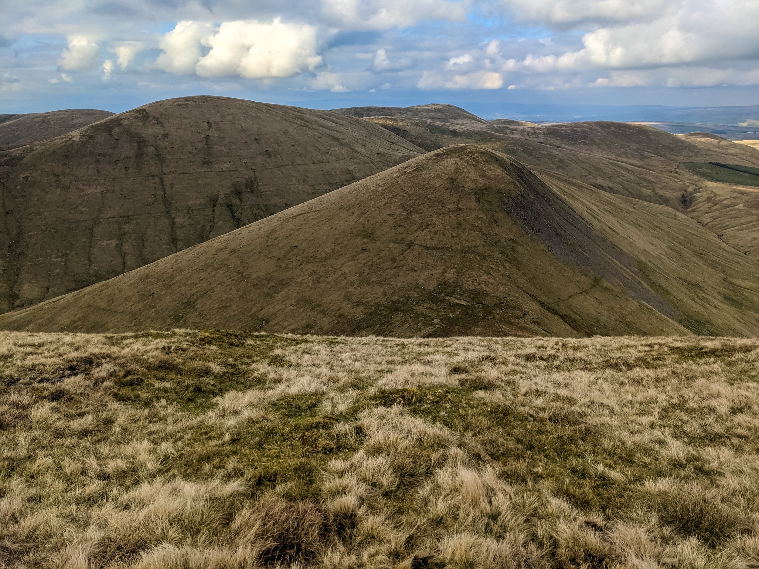 An image of the Howgills, looking at the summits of Kensgriff and Randygill Top, from Yarlside, part of the route for the Howgills Circular Charity Challenge Walk