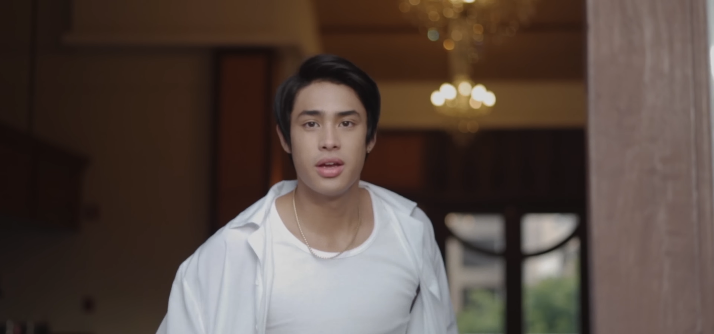 Donny Pangilinan - Wings (Official Music Video) 3-53 screenshot.png