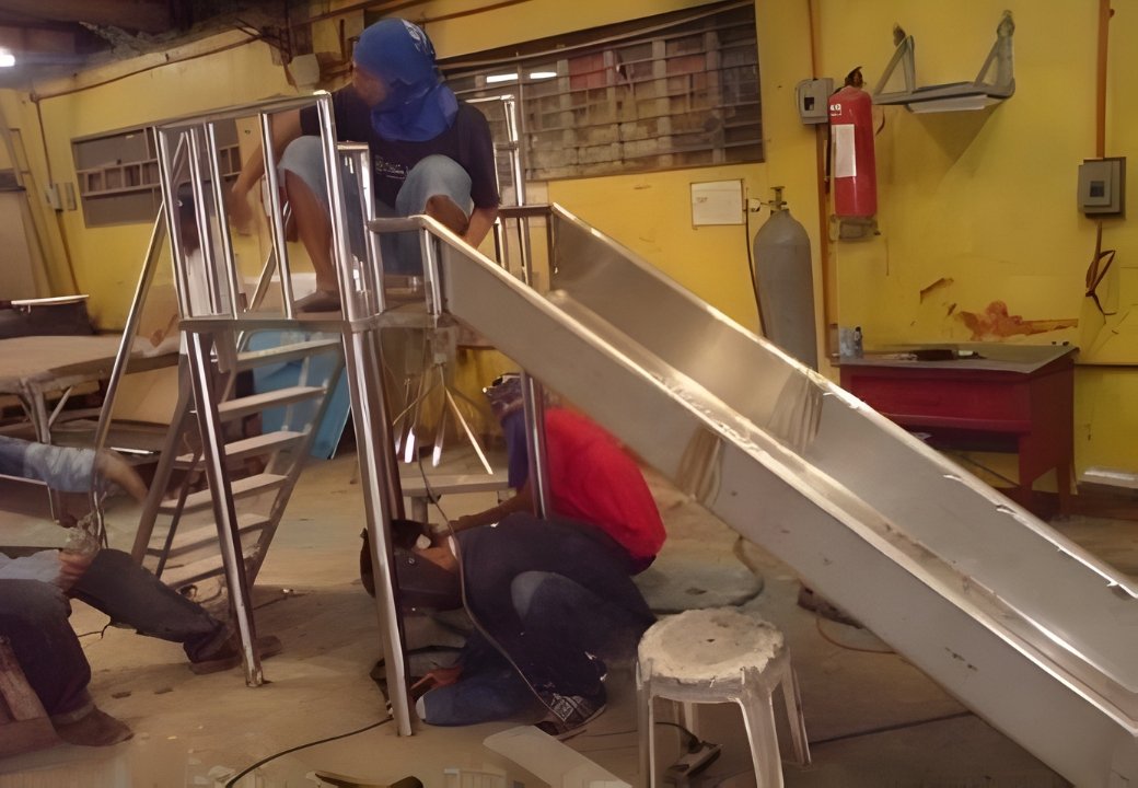 Slide Aileen - Salvador Residence