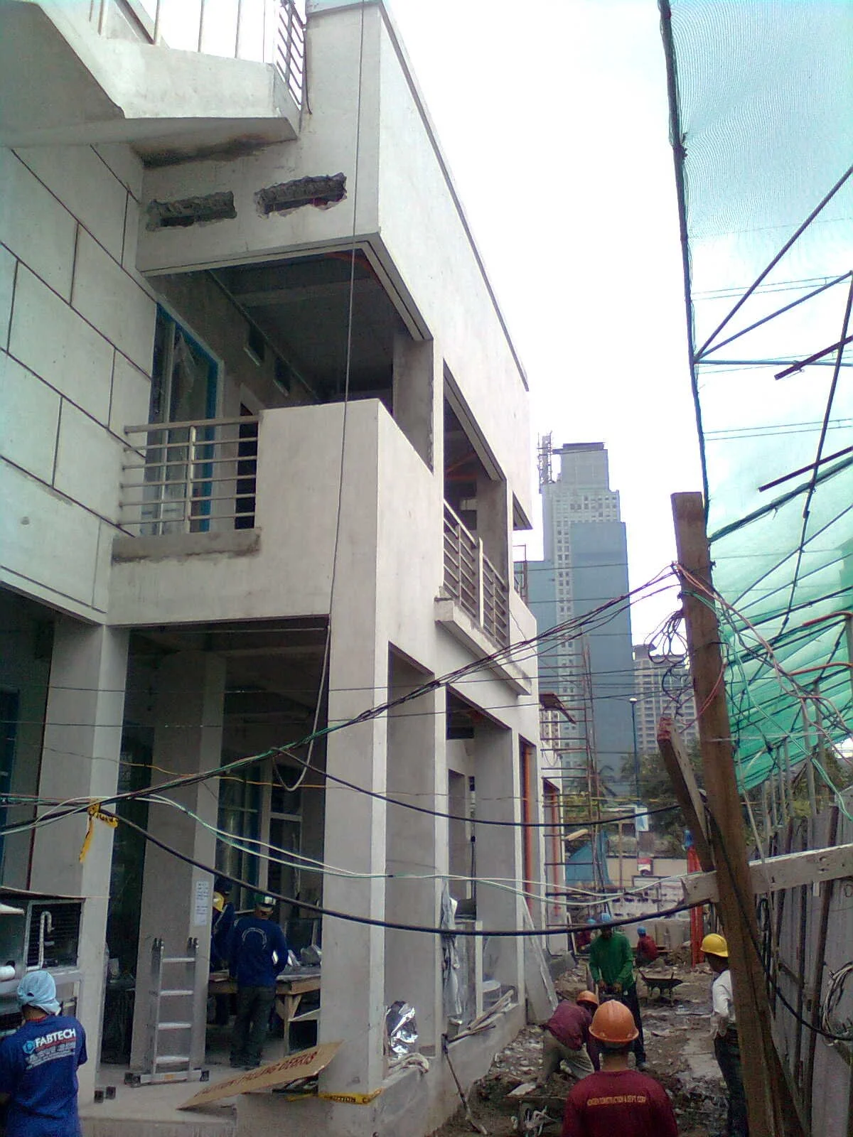 west balcony railing 2nd flr.jpg