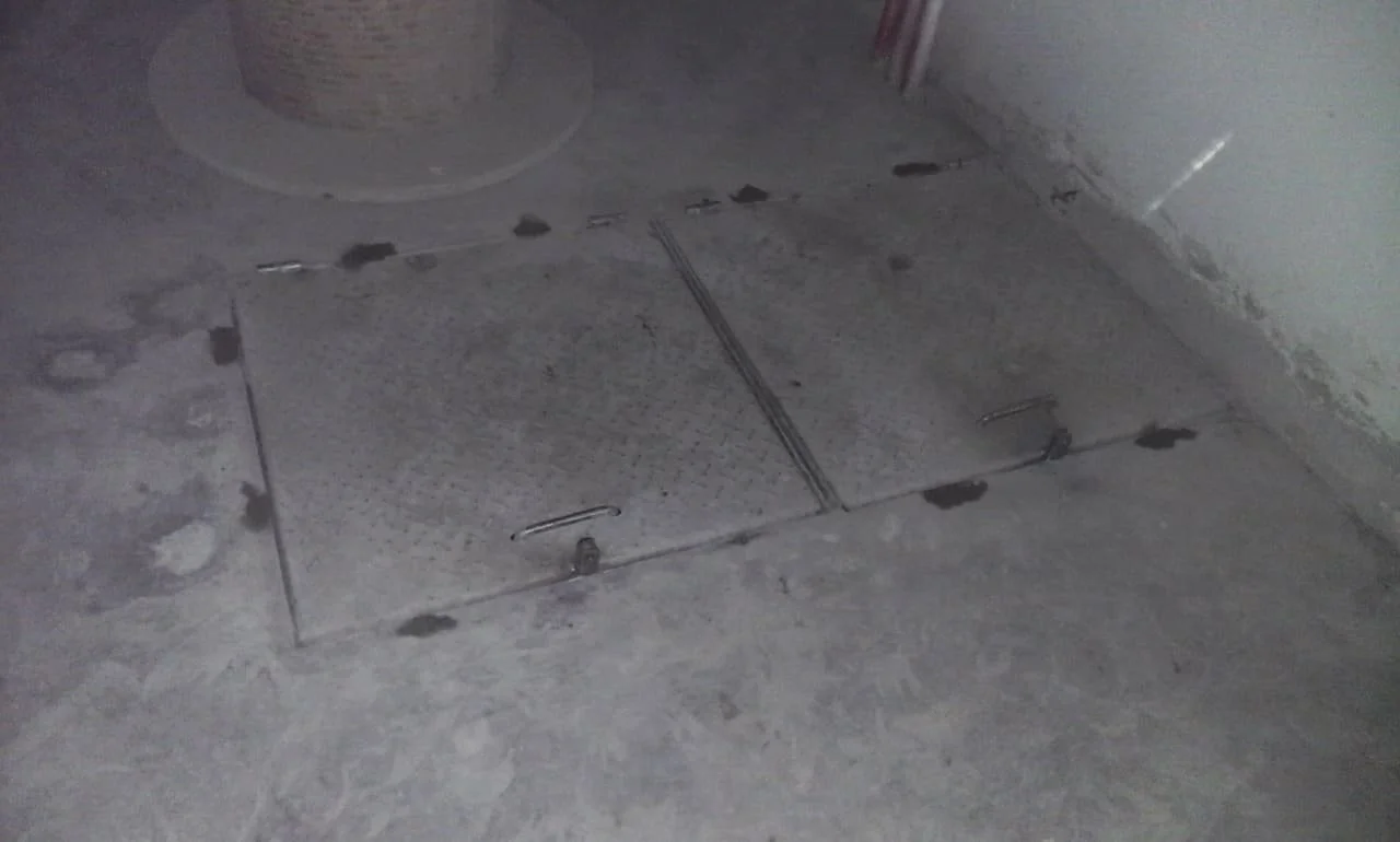 Manhole Cover (2).jpg