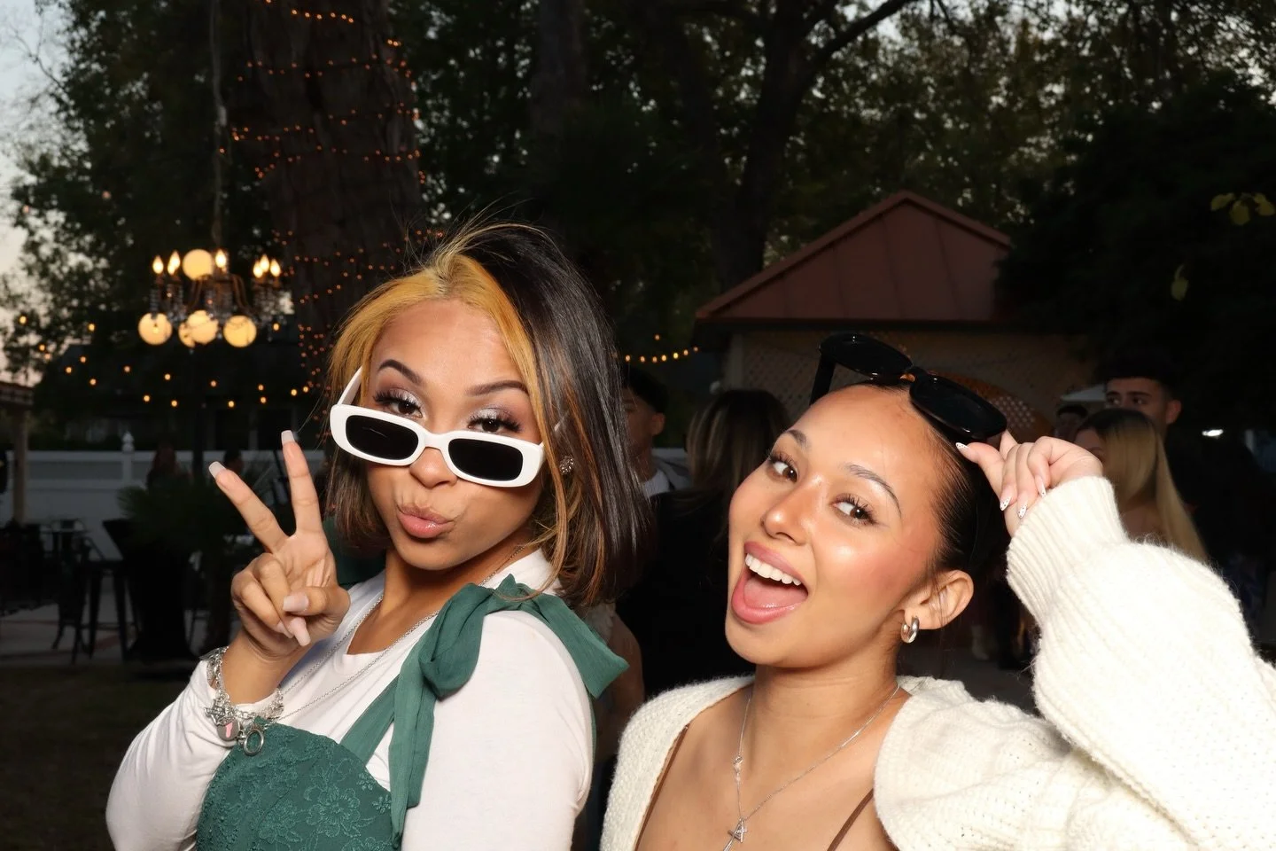 The Abbott House Winter Affair ❄️💛

Thank you for having us @theabbotthouse.events. We had a great time meeting other vendors and guests!