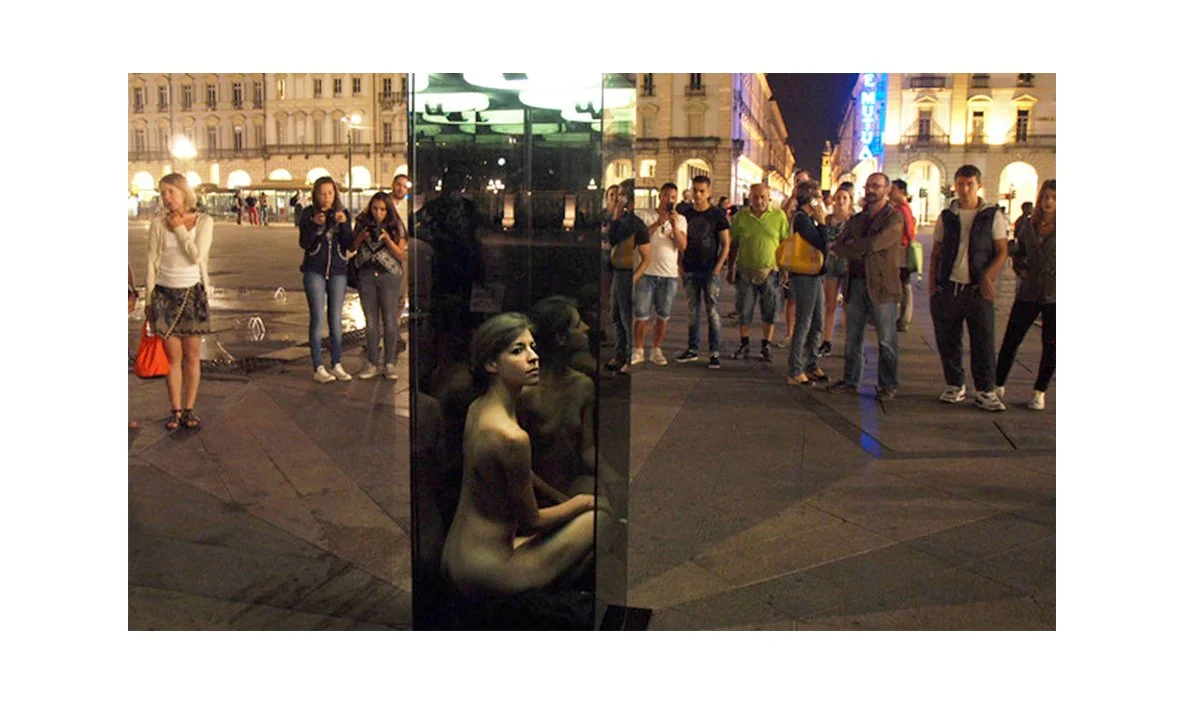 nuda  accucciata.jpg