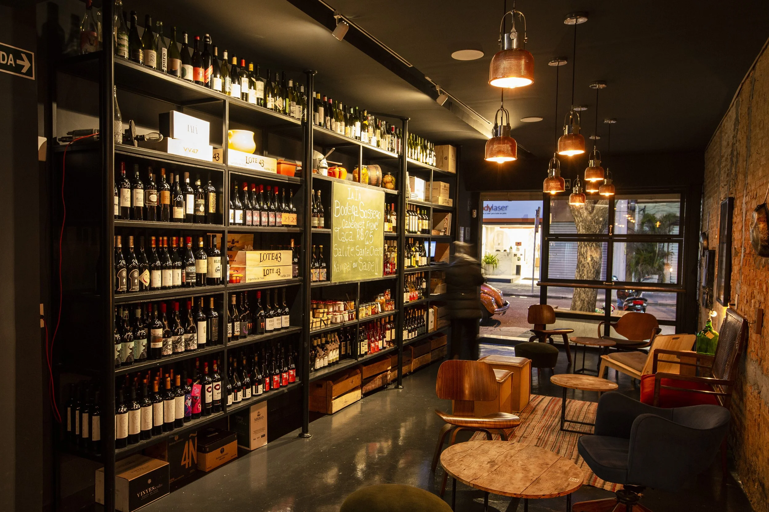 O que é uma cave à manger e por que ela conquistou os amantes de vinho no mundo todo?