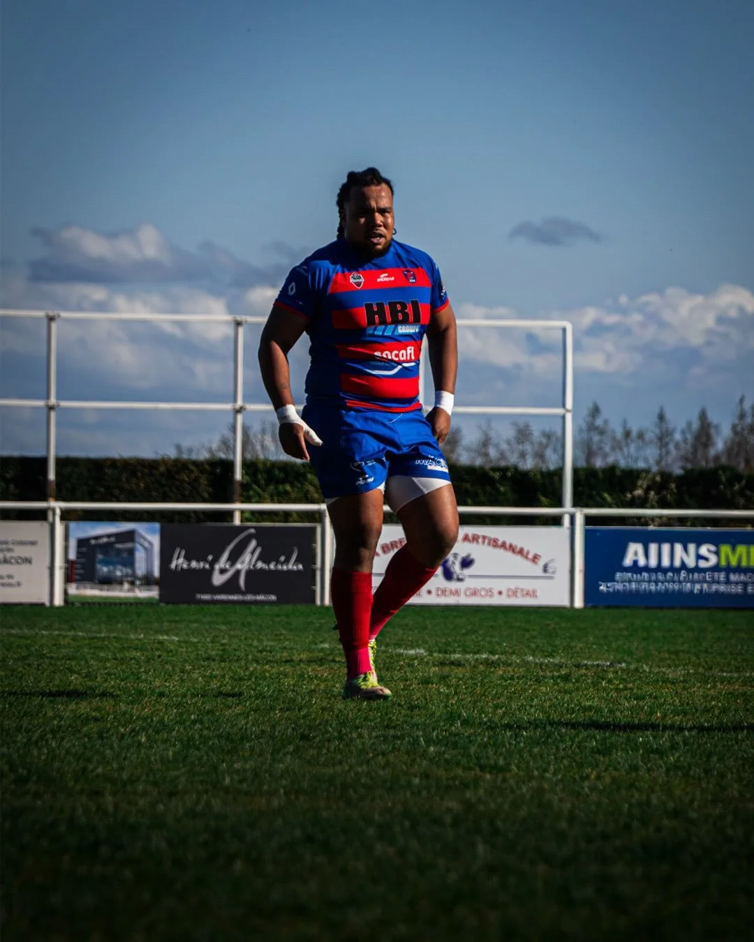 Retour en images sur la victoire de notre &eacute;quipe premi&egrave;re face &agrave; Aubenas 📸

𝐄𝐧𝐬𝐞𝐦𝐛𝐥𝐞 𝐑𝐨𝐮𝐠𝐞 &amp; 𝐁𝐥𝐞𝐮 🔴🔵