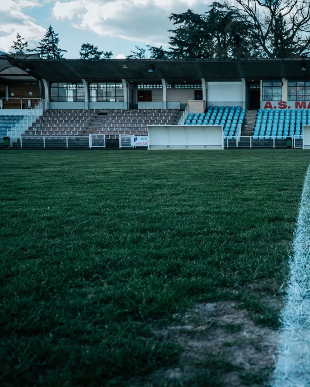 Plus qu&rsquo;un jour avant le retour de nos joueurs au stade &Eacute;mile Vanier et ils comptent sur vous pour venir les encourager 👊

🔜 TRICASTIN
Espoirs : 13h30 
Premi&egrave;re : 15h15 

𝐄𝐧𝐬𝐞𝐦𝐛𝐥𝐞 𝐑𝐨𝐮𝐠𝐞 &amp; 𝐁𝐥𝐞𝐮 🔴🔵