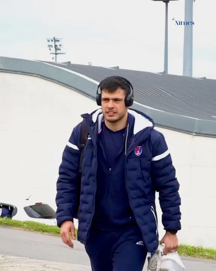 >> N&icirc;mes 

𝐄𝐧𝐬𝐞𝐦𝐛𝐥𝐞 𝐑𝐨𝐮𝐠𝐞 &amp; 𝐁𝐥𝐞𝐮 🔴🔵