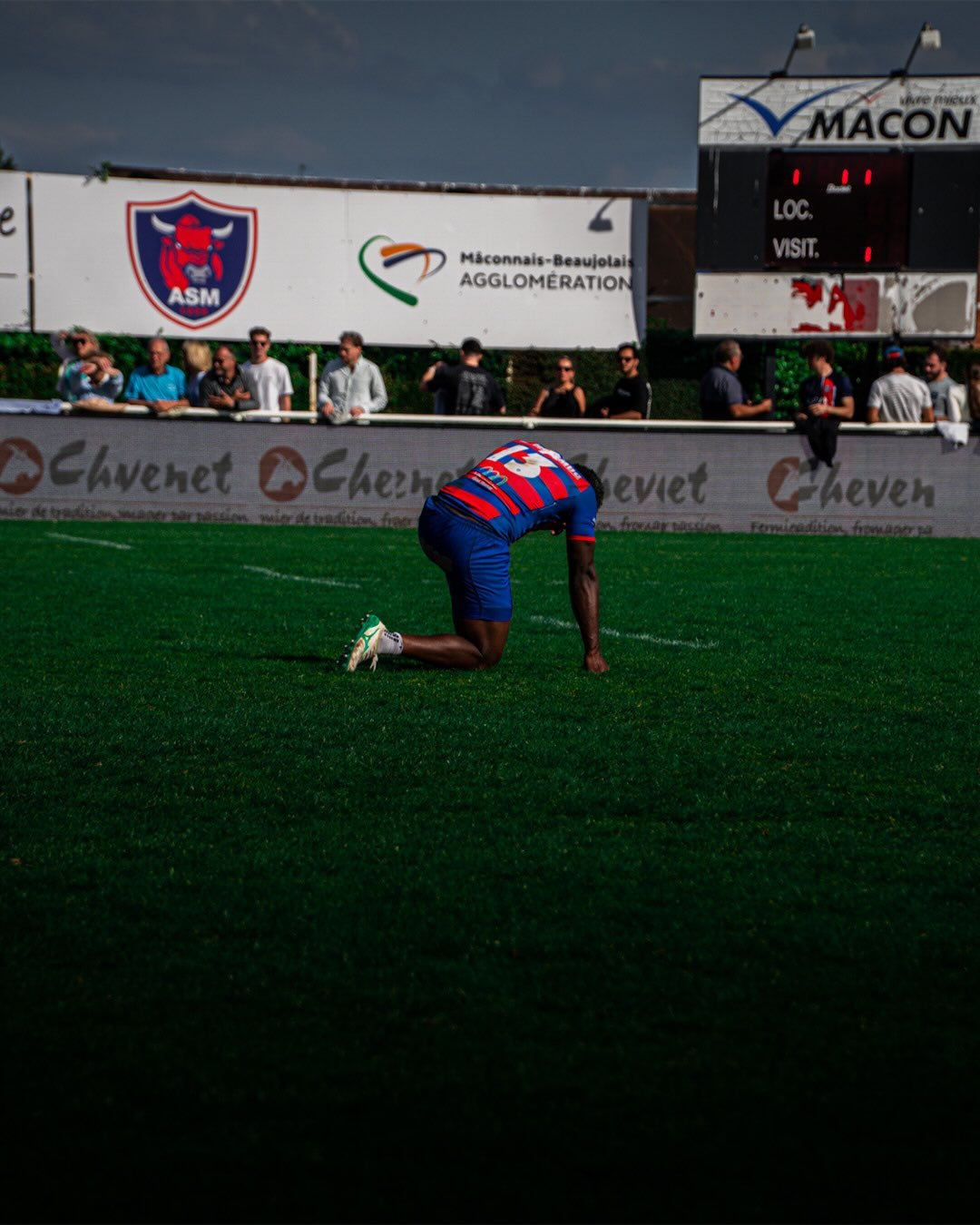 Toujours se relever 🫡

𝑬𝒏𝒔𝒆𝒎𝒃𝒍𝒆 𝑹𝒐𝒖𝒈𝒆 &amp; 𝑩𝒍𝒆𝒖 🔴🔵