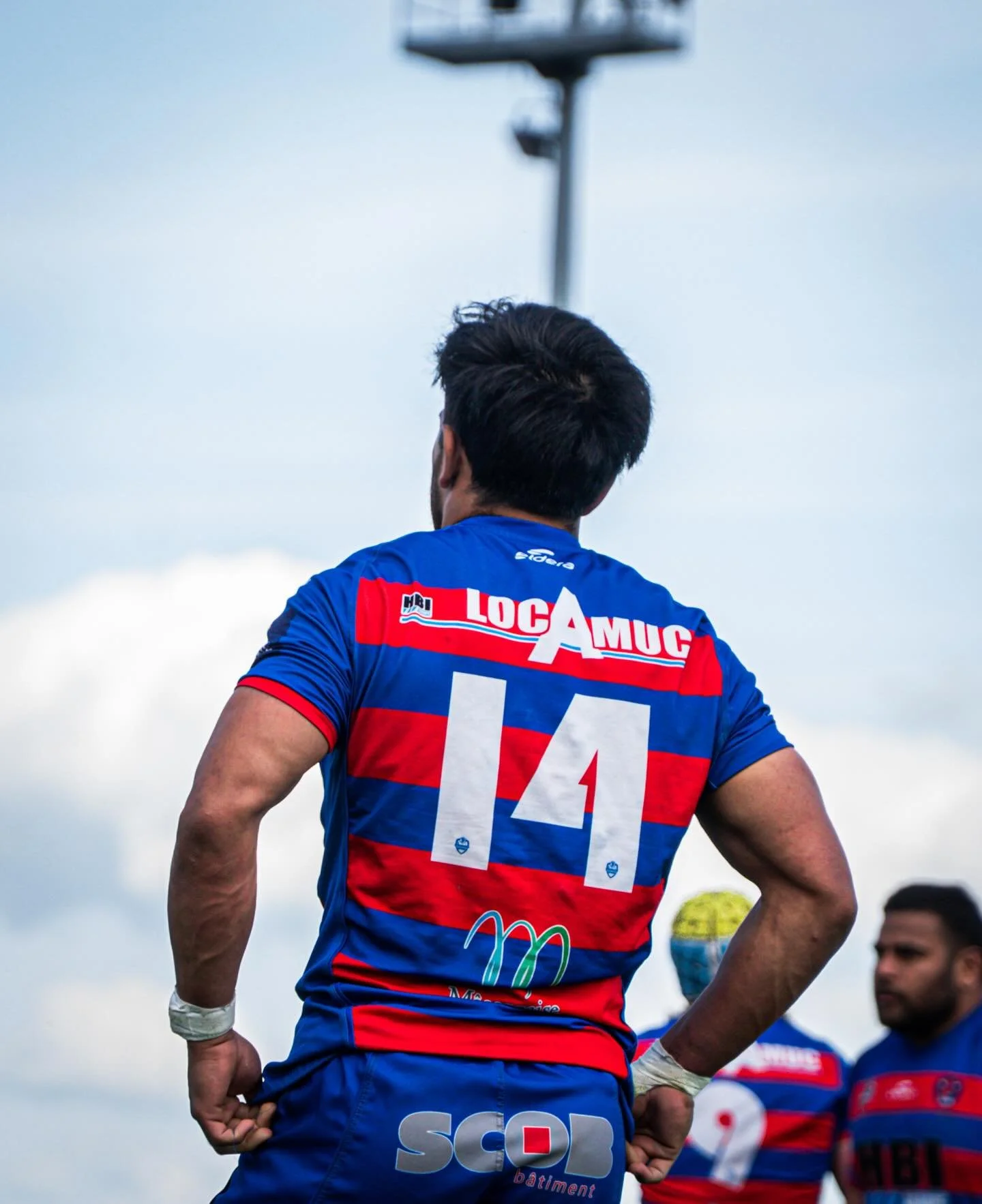 Mettez vos encouragements en commentaires ! 👇
Le quart de finale, c&rsquo;est dans 5 jours !

𝐄𝐧𝐬𝐞𝐦𝐛𝐥𝐞 𝐑𝐨𝐮𝐠𝐞 &amp; 𝐁𝐥𝐞𝐮 🔴🔵