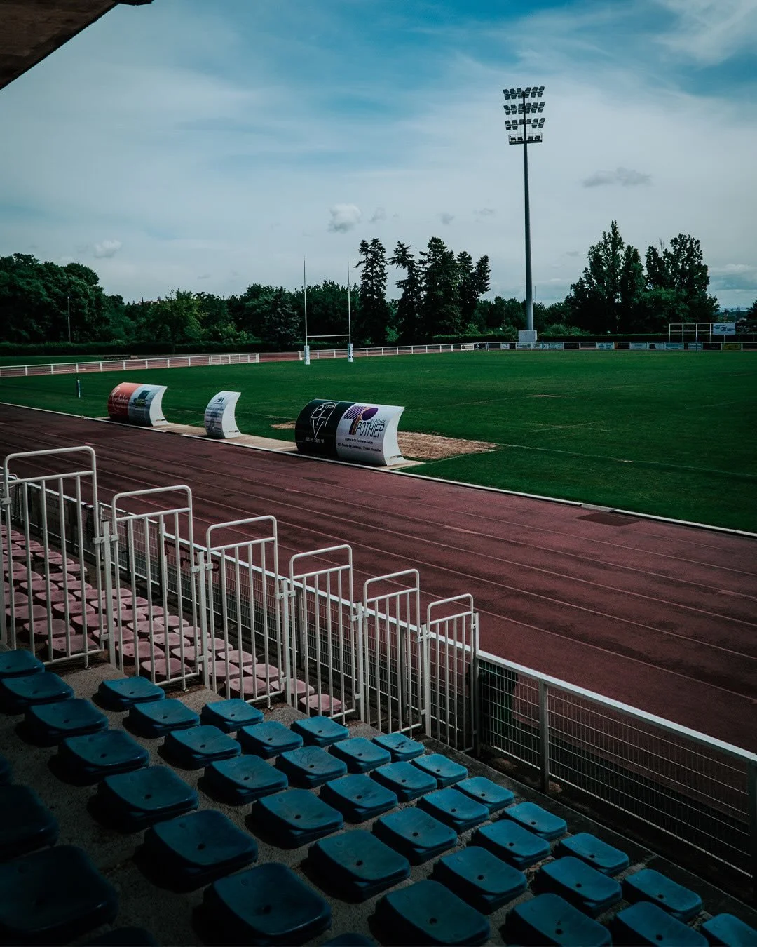 𝐇-𝟑

𝐄𝐧𝐬𝐞𝐦𝐛𝐥𝐞 𝐑𝐨𝐮𝐠𝐞 &amp; 𝐁𝐥𝐞𝐮 🔴🔵