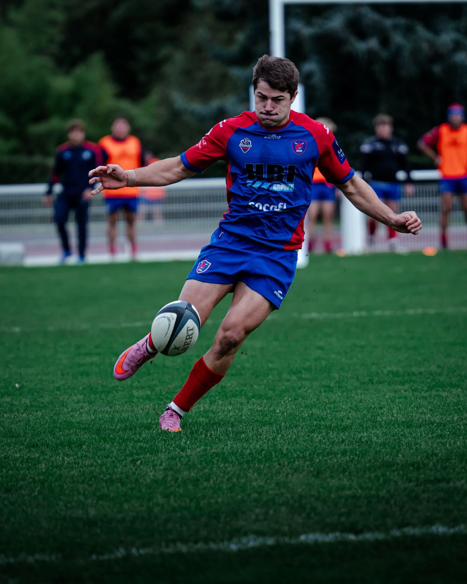 F&eacute;licitations &agrave; Sacha Poilane et Timoty Bourgeois, tous deux joueurs en Espoirs cette saison, pour leur int&eacute;gration cette semaine aux entra&icirc;nements de notre &eacute;quipe premi&egrave;re ! 

𝐄𝐧𝐬𝐞𝐦𝐛𝐥𝐞 𝐑𝐨𝐮𝐠𝐞 &amp