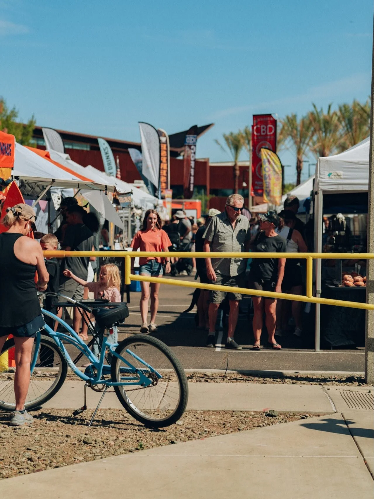 Grateful for this community and for everyone who made this Saturday possible, in more ways than one. 

Thank you. 🇺🇸 

📷: @digitalsunriseaz 

#EastmarkFarmersMarket #MesaAZ #ShopSmallAZ #FarmersMarketFinds #ArizonaEats