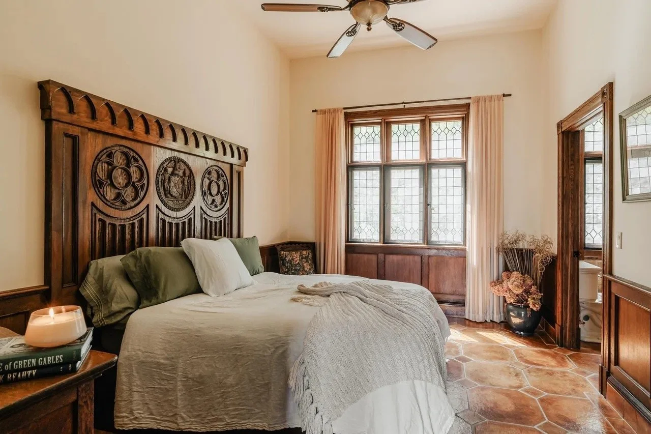 23_Bedroom 2 Castle.jpg