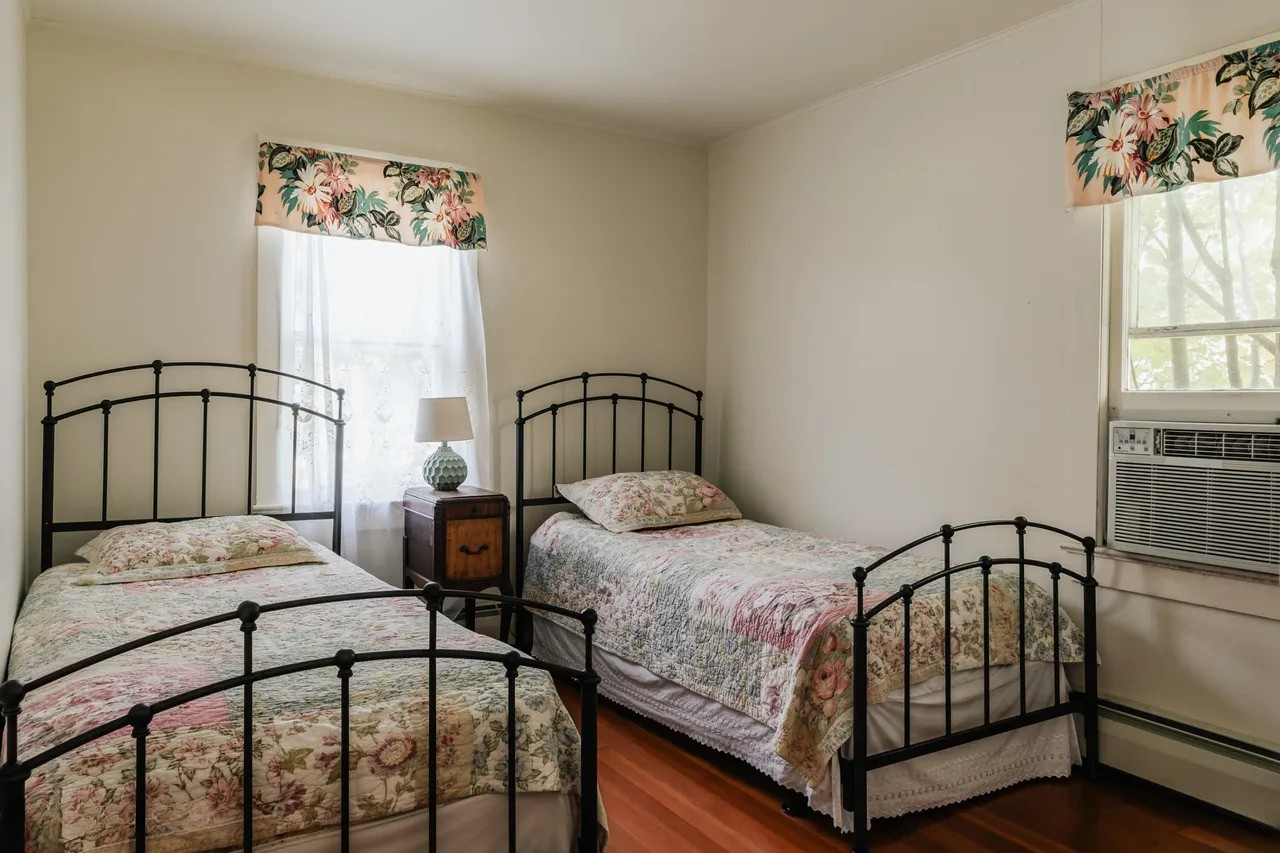 Caretaker's House Bedroom.png