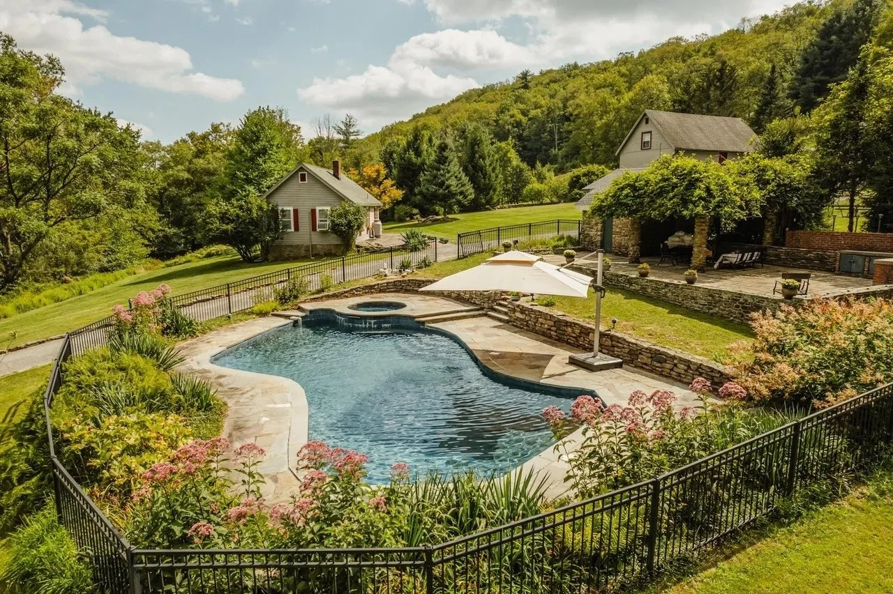 15_Pool .jpg