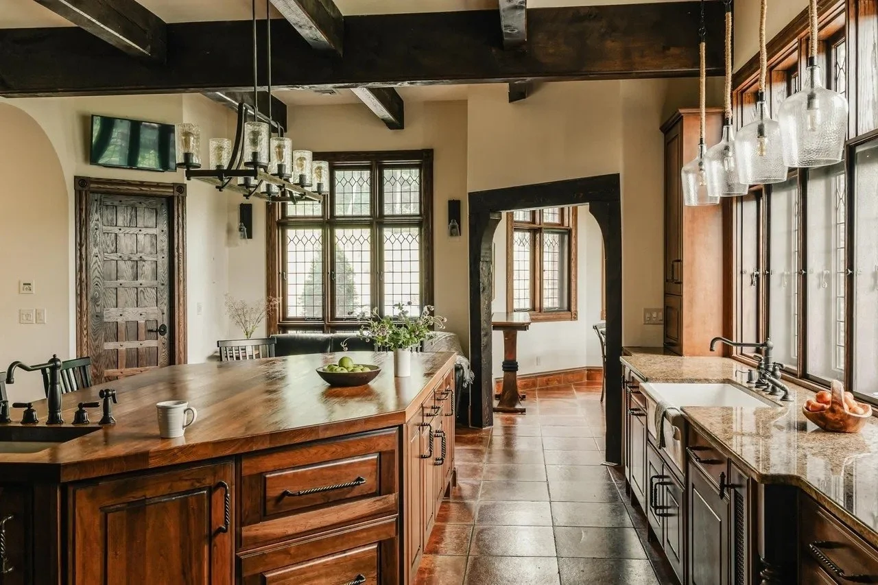 8_Kitchen.jpg