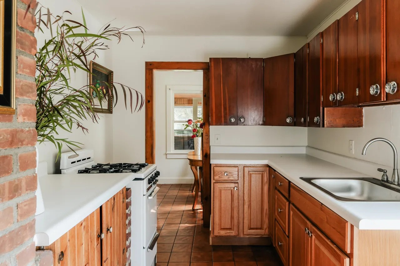 4_Caretaker's Kitchen.png