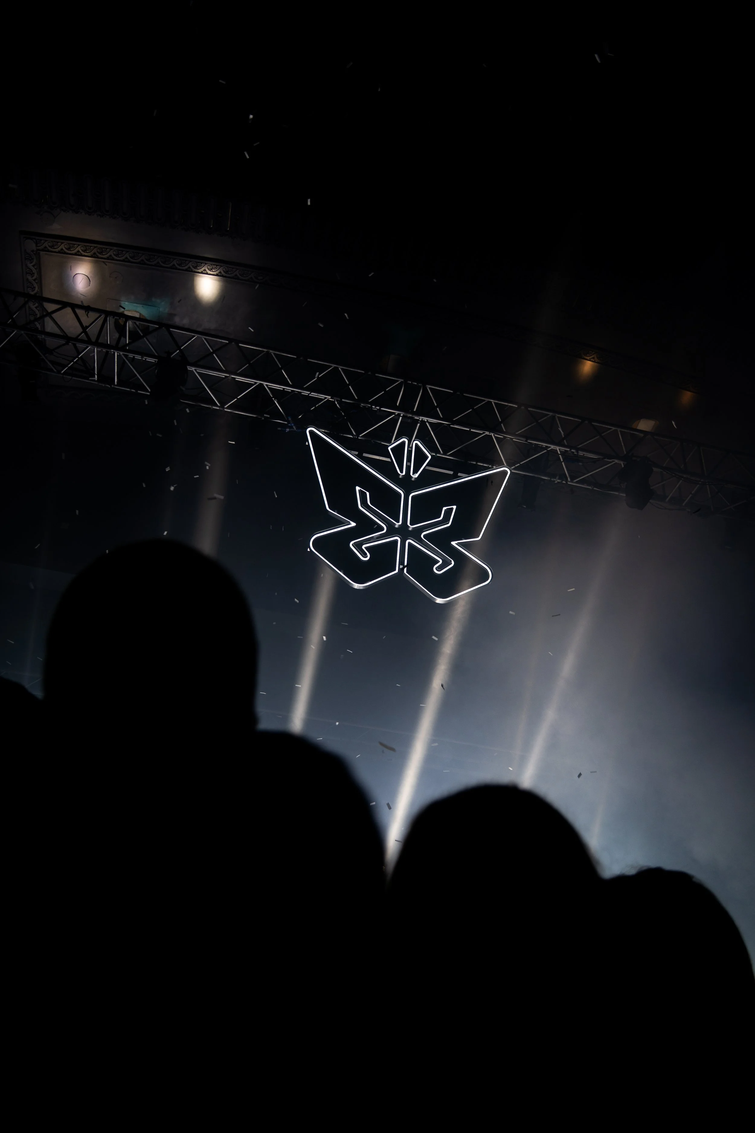 Schak 
-
33.wav
-
Full Production Design, Program & Operation