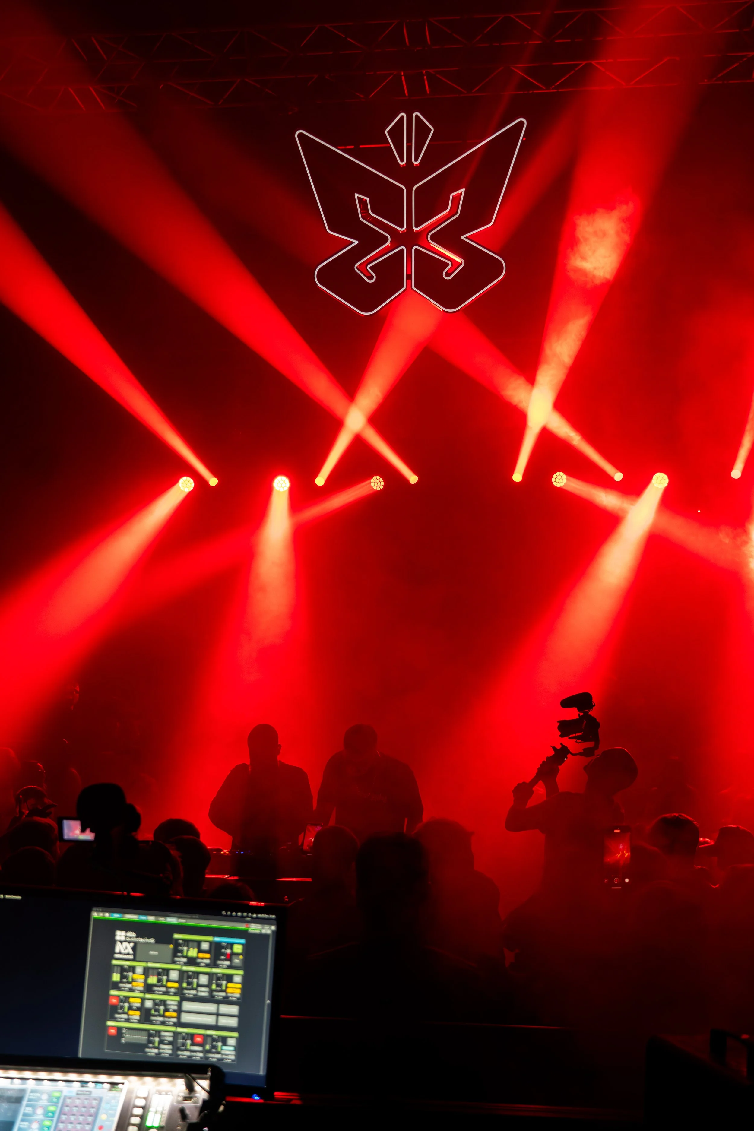 Schak 
-
Home Town Christmas Weekender 
-
33.wav
-
Full Production Design, Program & Operation
-
2025 Pictured