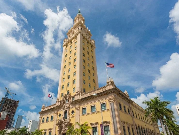 Reabre la Torre de la Libertad: el emblema del exilio cubano revive con una nueva historia que contar