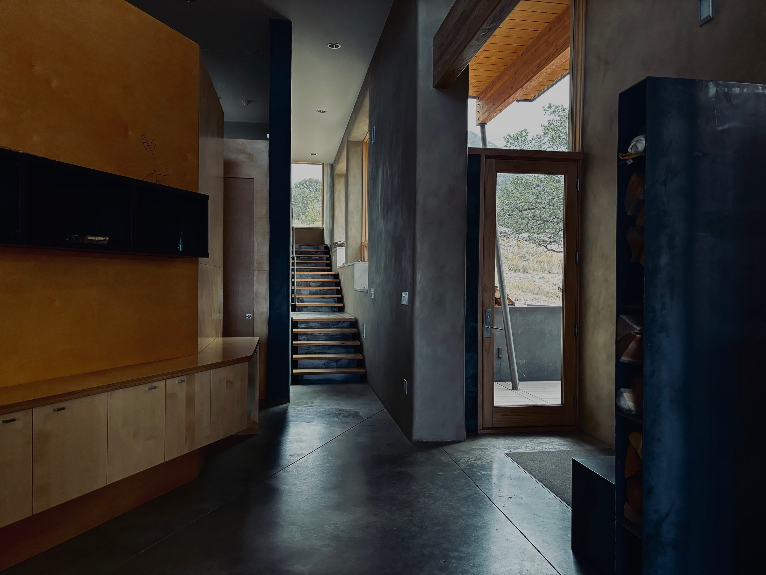 sol_hallway24.jpg