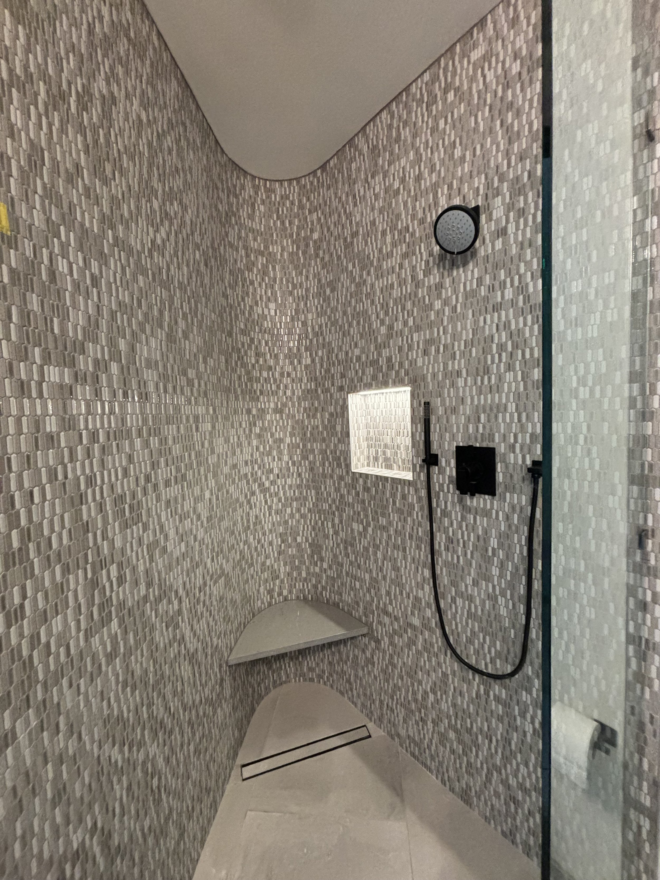 guestbath1.jpg