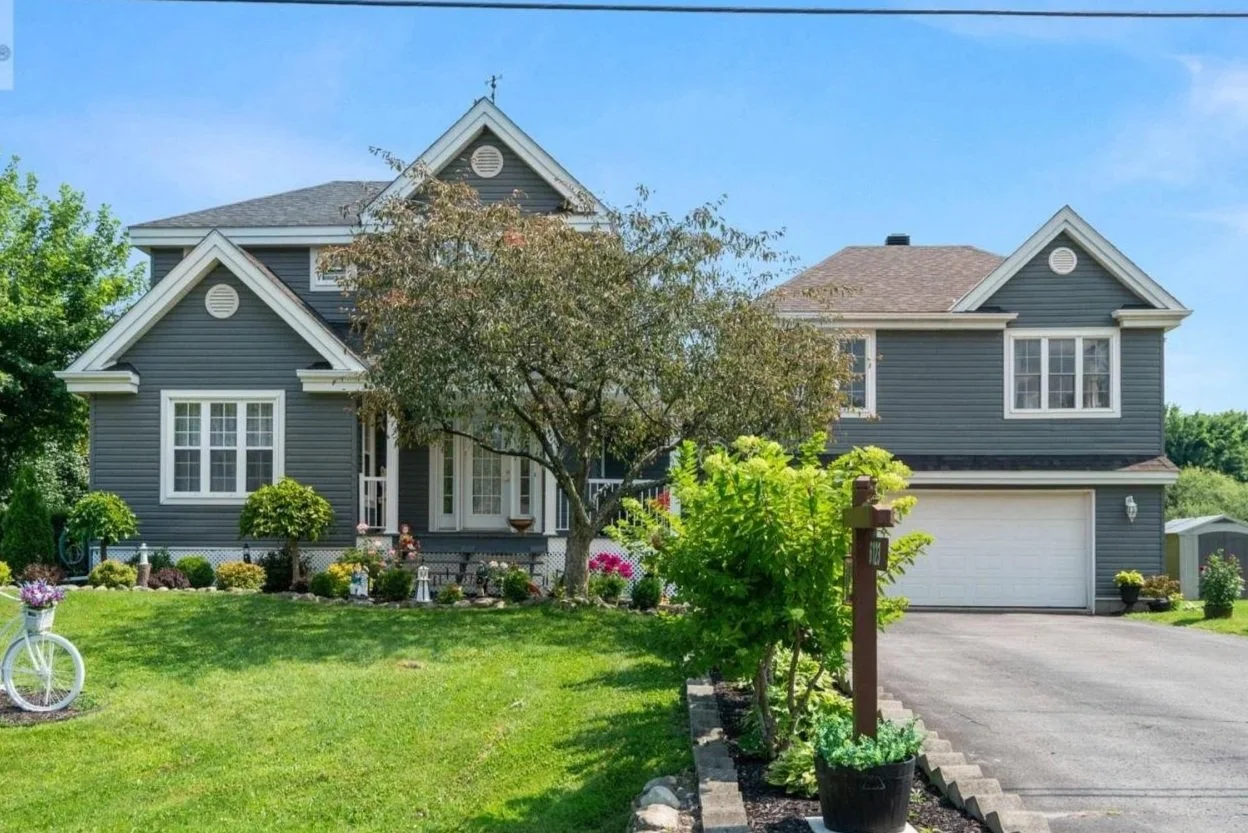 6123 MACBAIN STREET
South Glengarry, Ontario K0C1E0