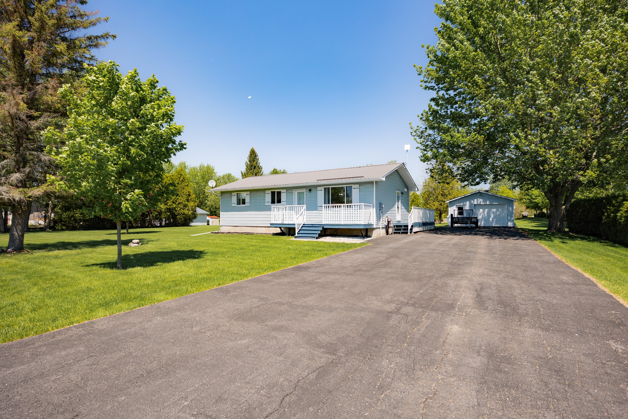 19701 MARCOUX ROAD
North Glengarry, Ontario K0C1A0