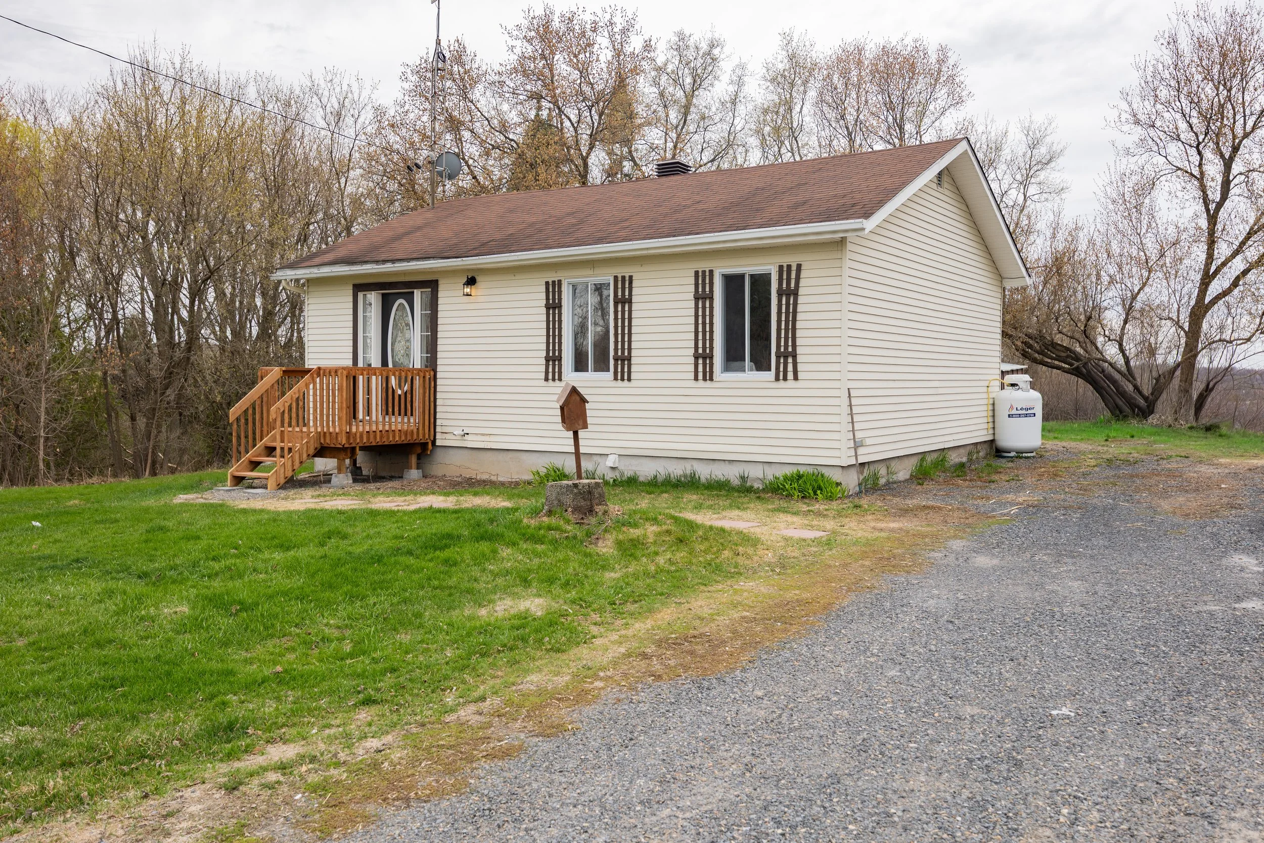 1886 Dalkeith Road North Glengarry, Ontario K0B1E0