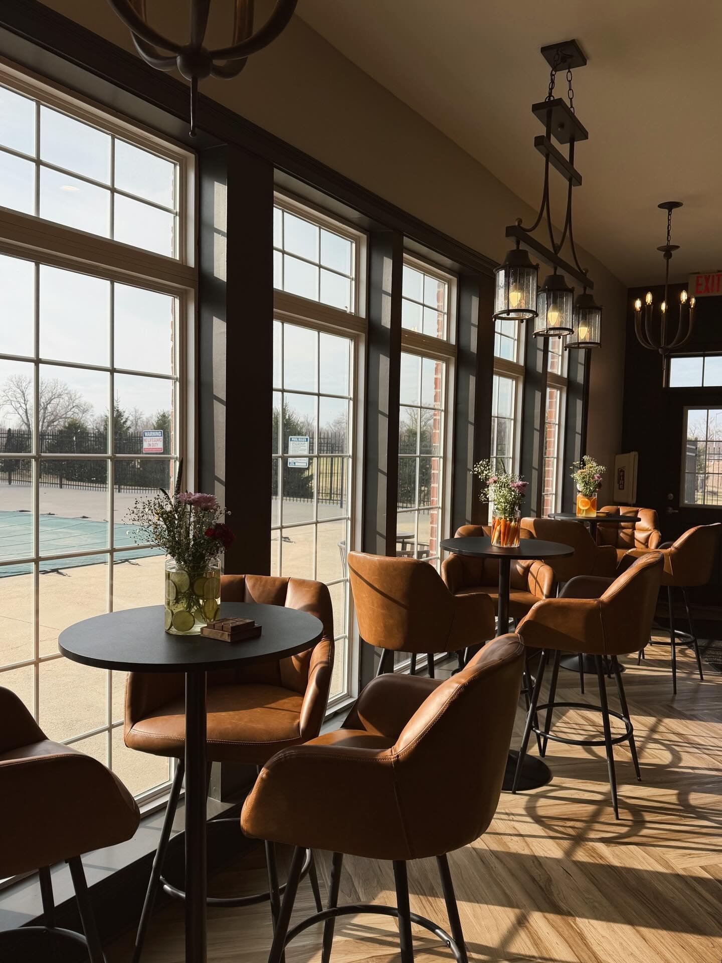 RUN to The Grove&hellip; don&rsquo;t walk!!🚨

Sign your lease within 48 hours of receiving it and we&rsquo;ll waive your admin + application fees! PLUS, the first 20 people to sign an upgraded unit get $30 off monthly rent!!✨

Don&rsquo;t miss this,