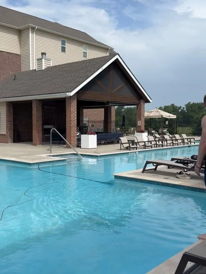 The Grove pool is the hottest place to keep cool!! 🌊 Our office spent time in the pool after unloading furniture for our NEWLY UPGRADED apartment! 🔨 Still looking for housing? We have $500 gift cards for signing for our 3x3 upgraded apartments. Mes