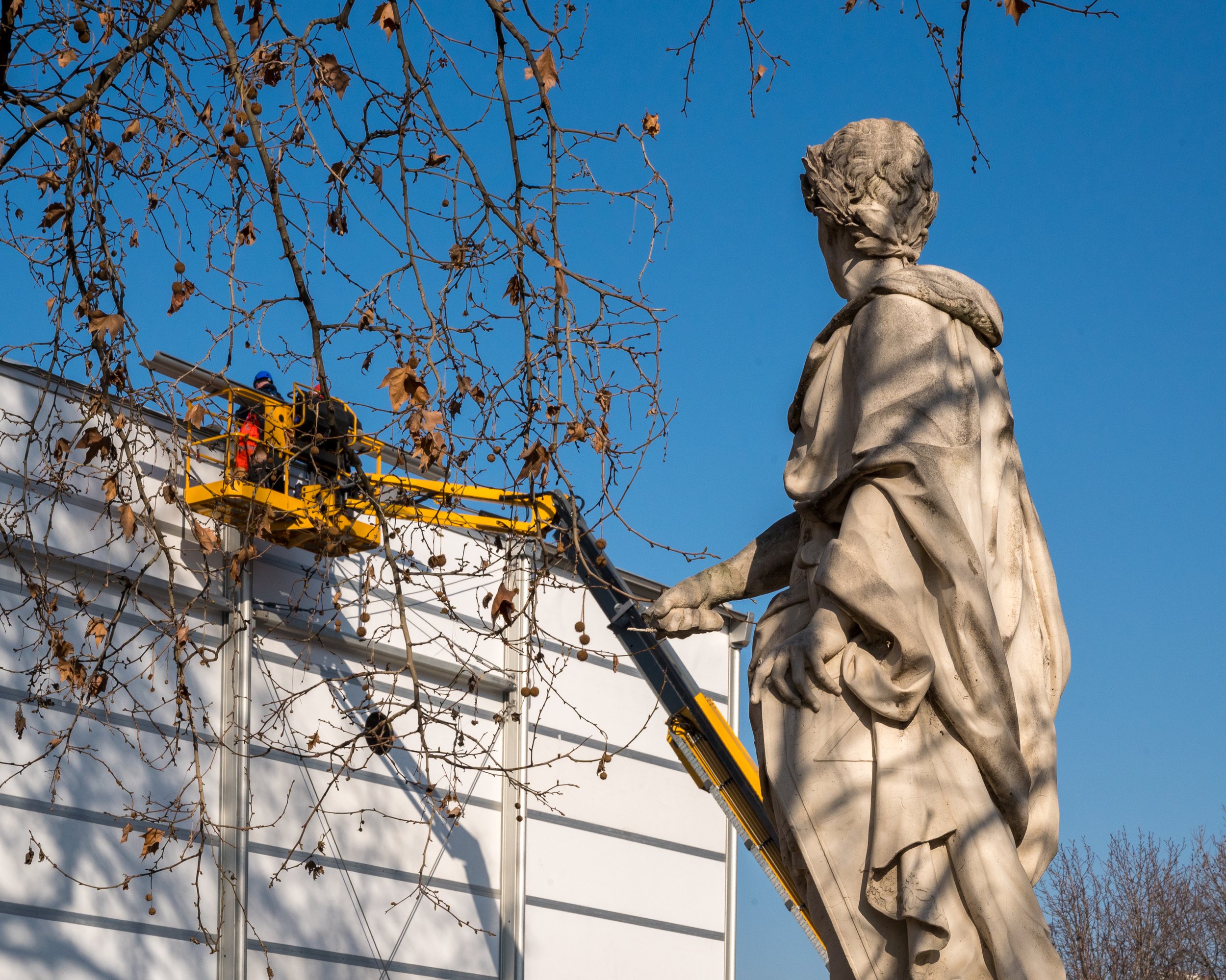 StatuesIRL-13.jpg