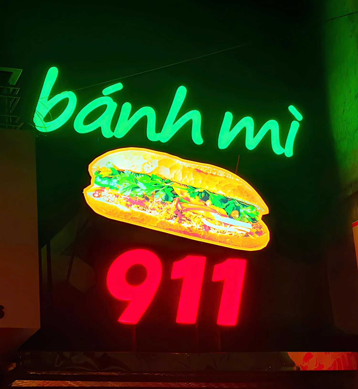 911