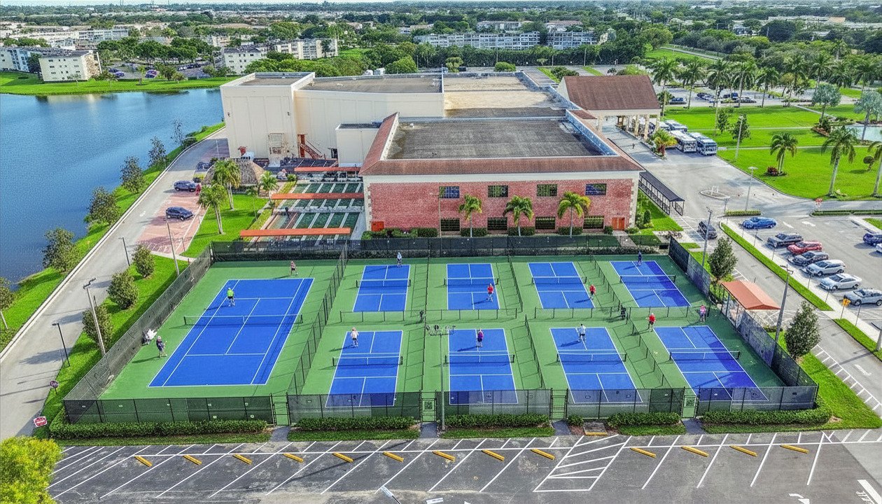 cvbr-clubhouse-courts
