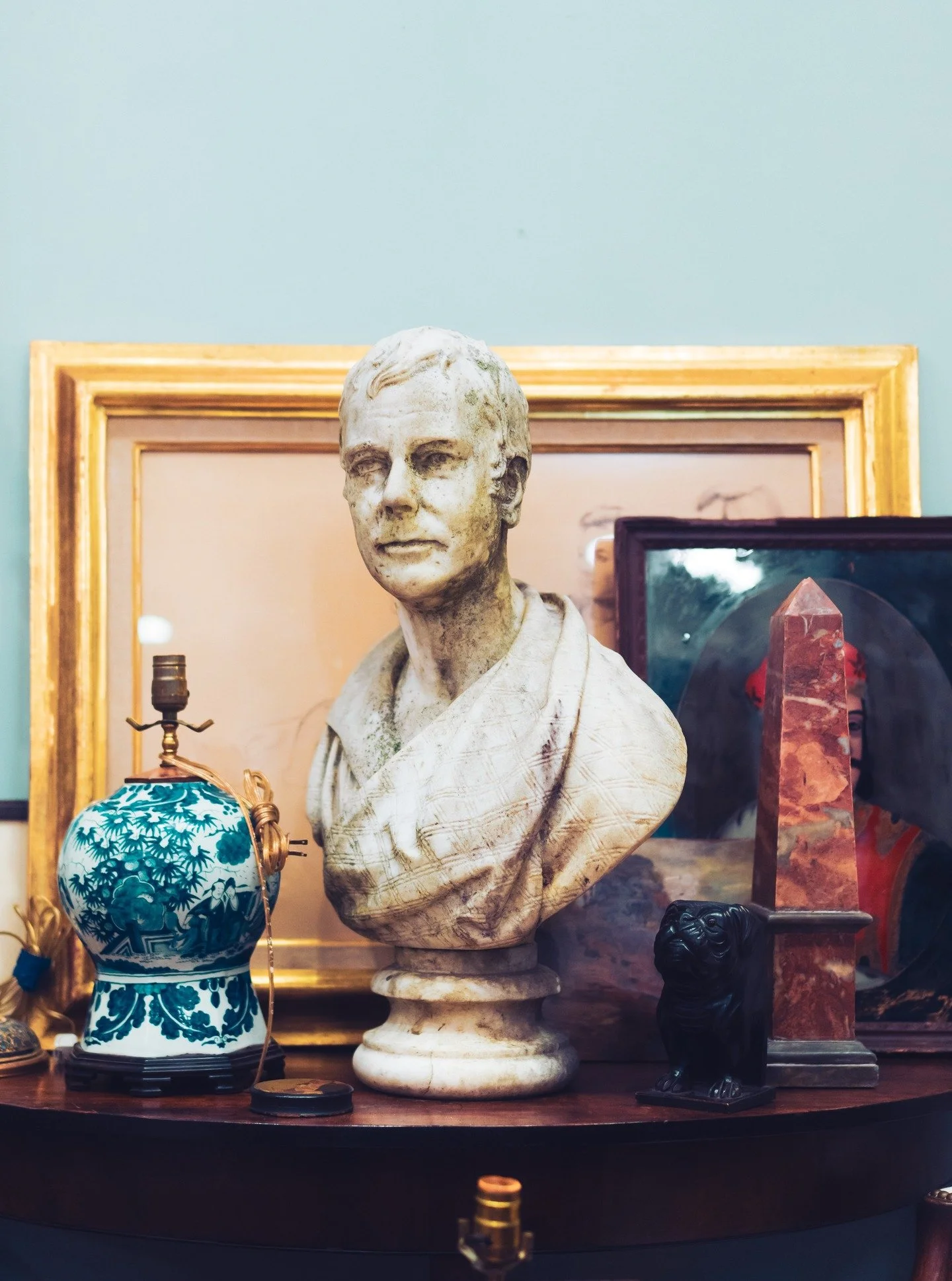 A selection of antiques from @christopher__cawley exhibited at the inaugural YADA Show at the George F. Baker Mansion.

📸 @peterdomorak