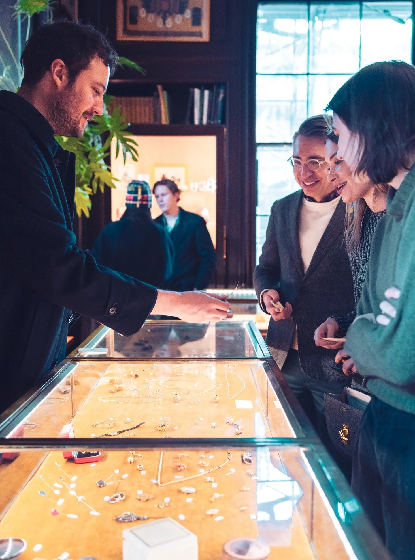 YADA Antiques was thrilled to host our friends @fineobjectssociety for a guided walkthrough of the Show as well as the George F. Baker Mansion. 

Participants explored exceptional booths and learned from an insider&rsquo;s perspective about this exci