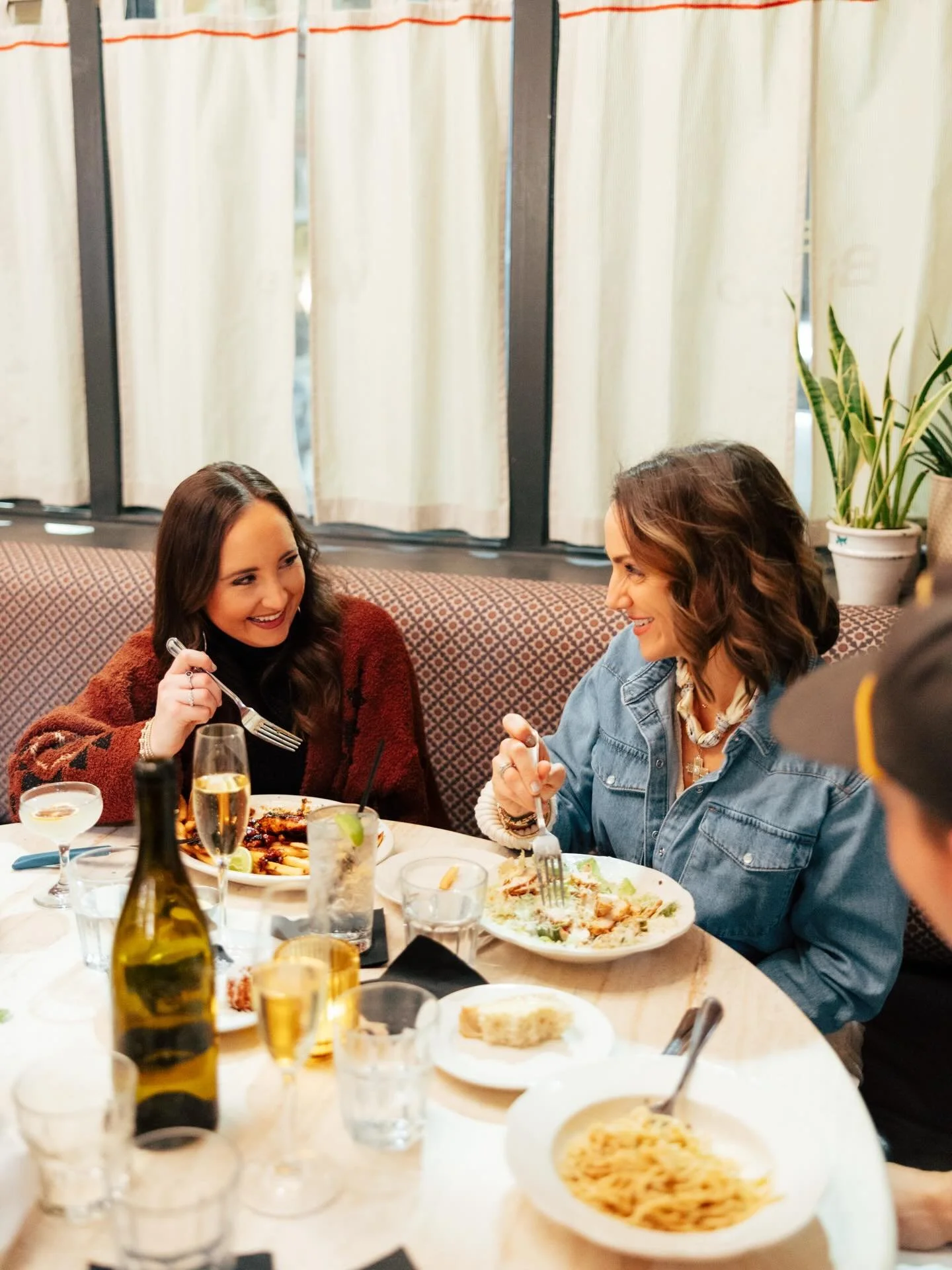 We love your mom like you love your mom&hellip; with a full glass in hand! 

Walk-ins welcome all weekend. Happy Mother&rsquo;s Day!

#essentialbham #happymothersday