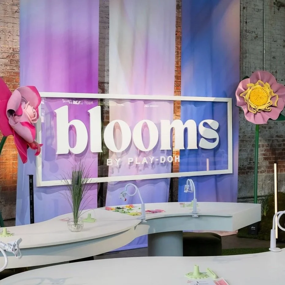 BLOOMS by Play-Doh
