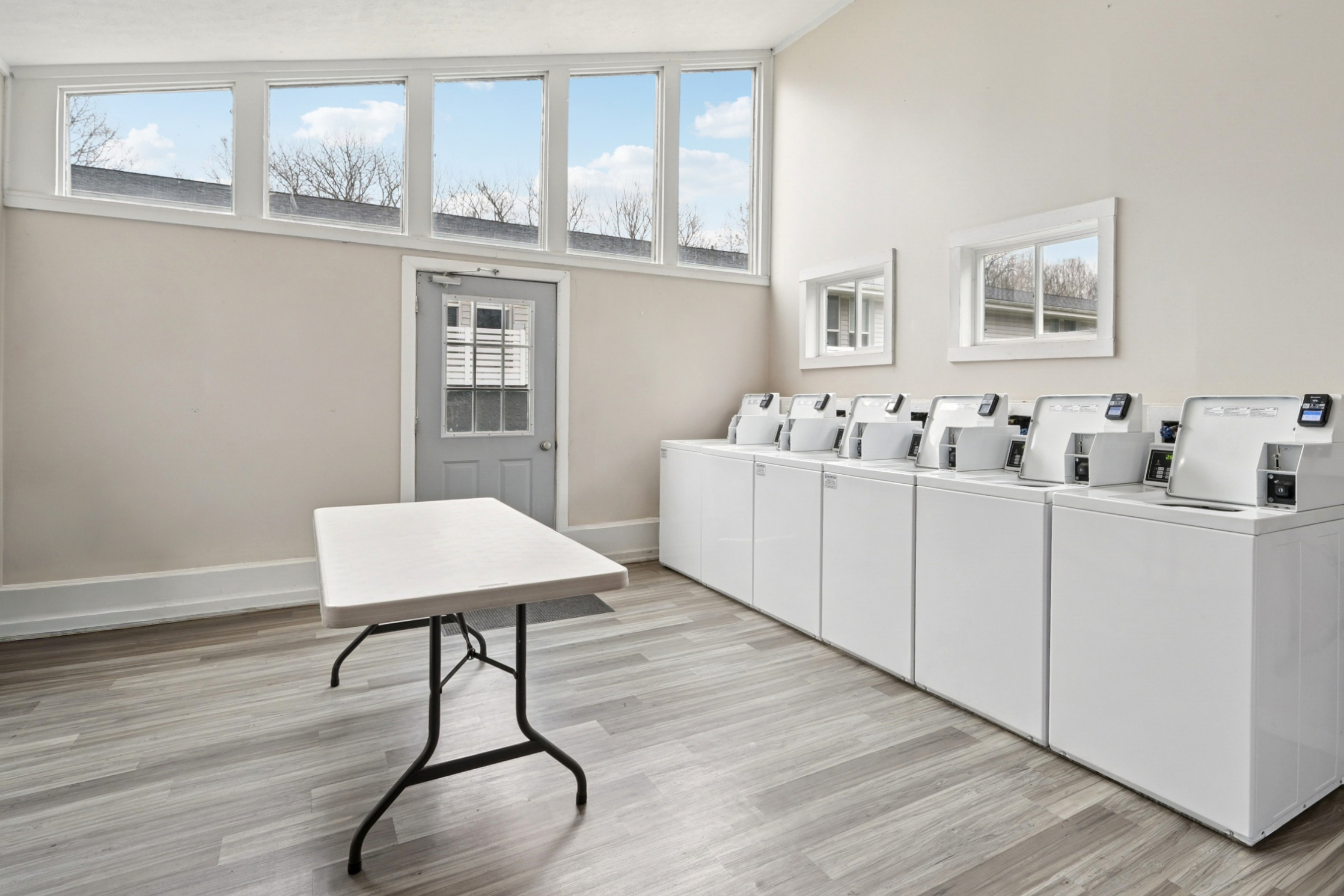 7-web-Sheridan Dr-2111-907 2.png