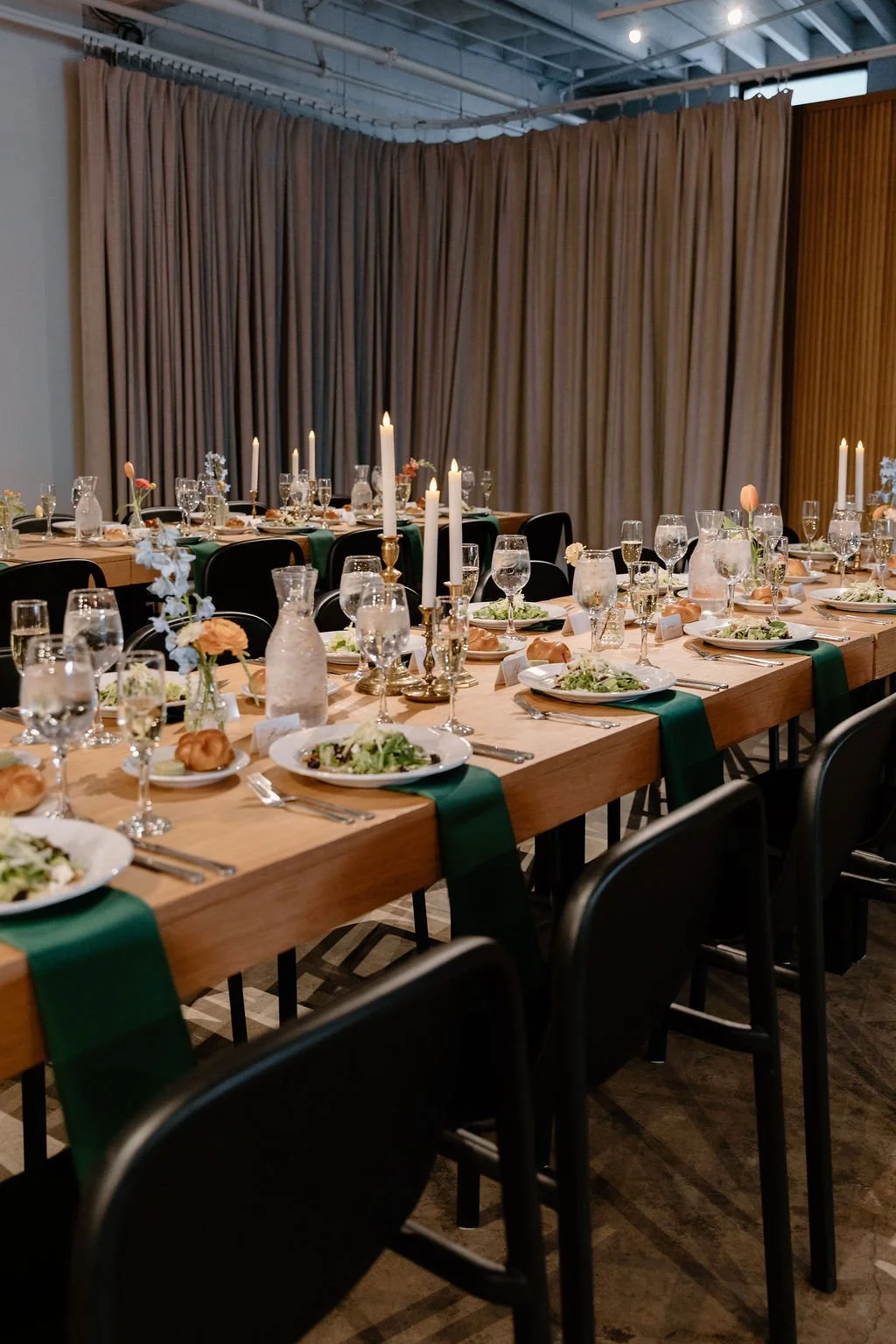 Bud vase reception wedding tables