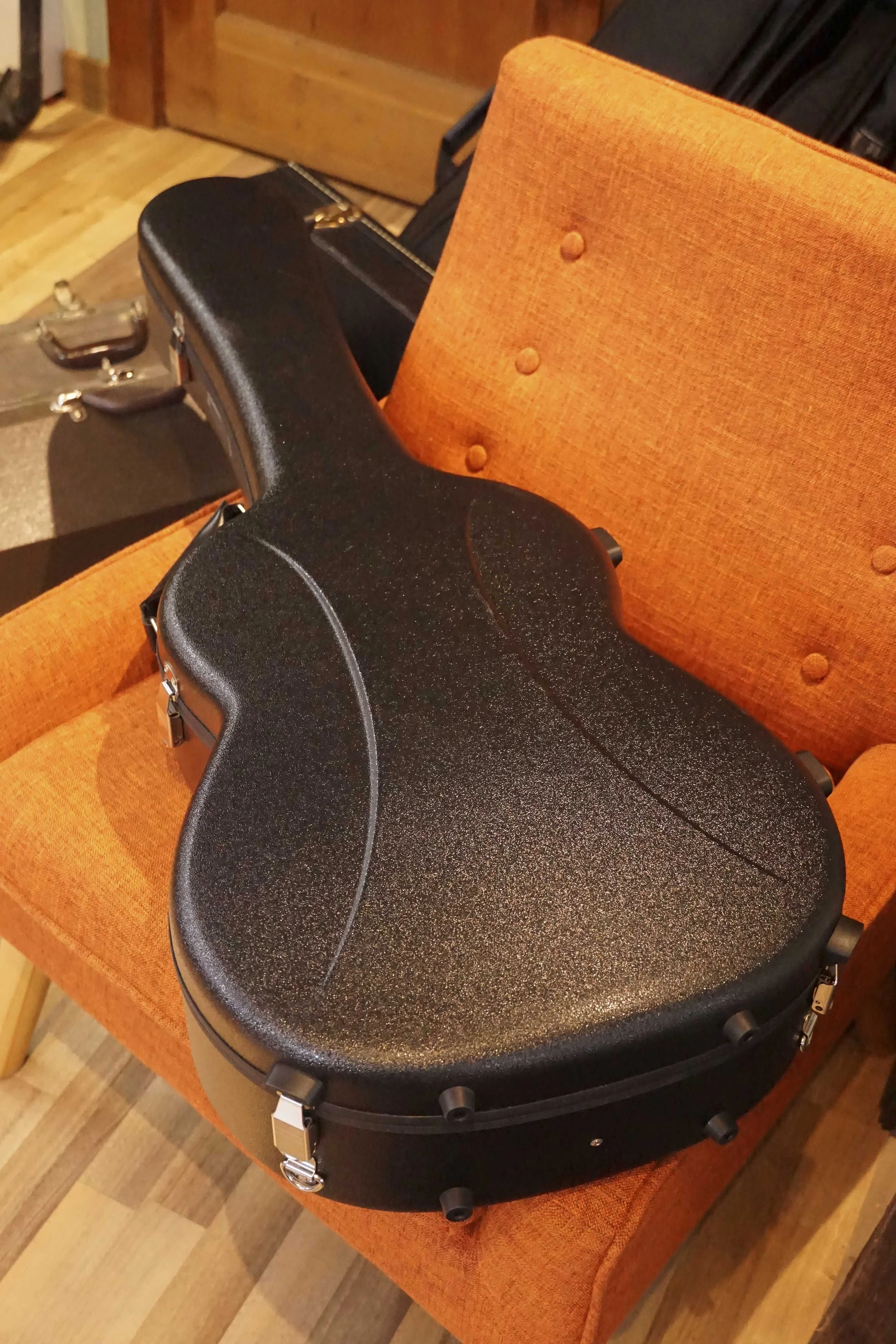 Visesnut Active series case alt angle