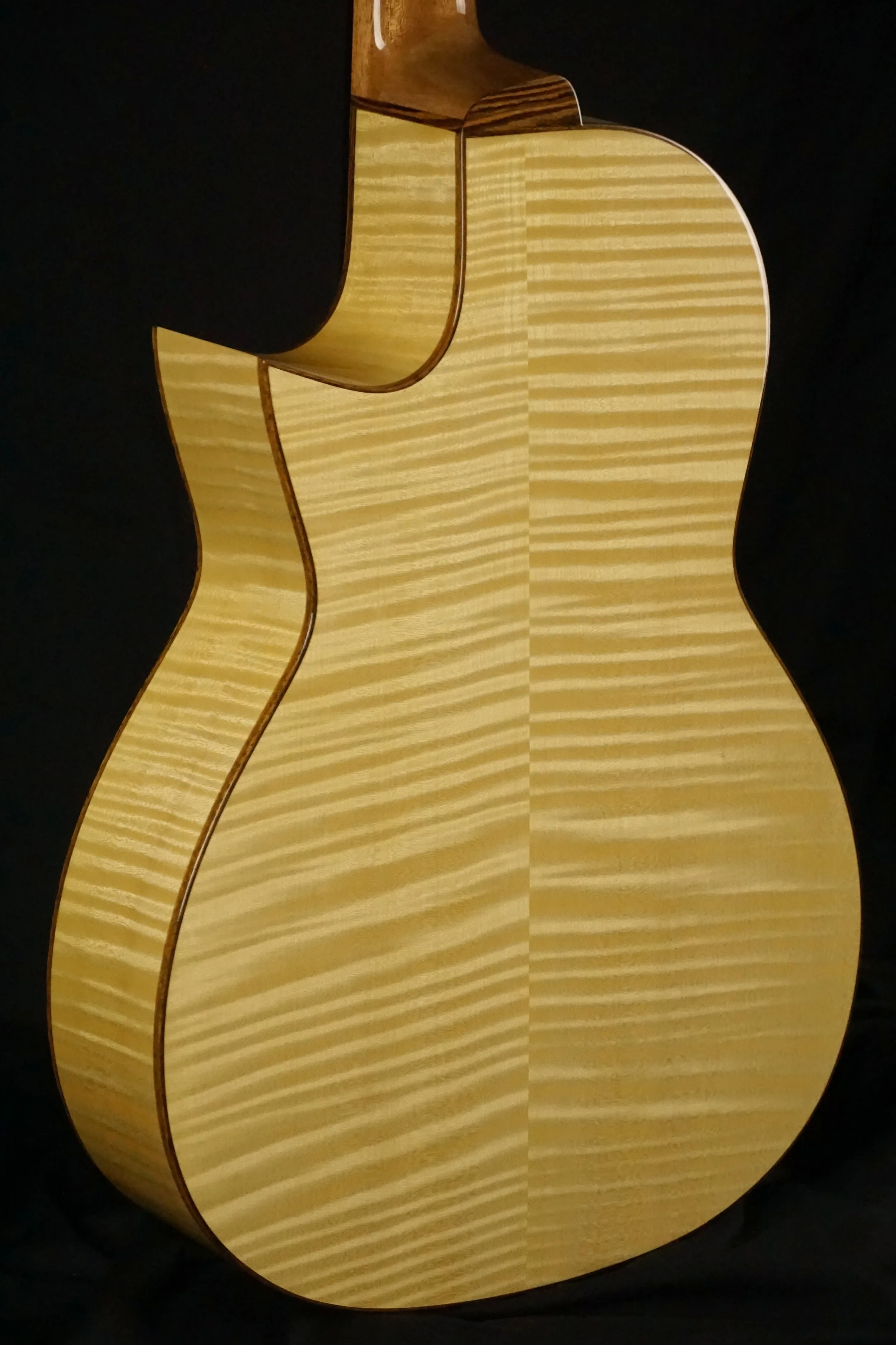 Flamed European Maple back and sides on 00-12