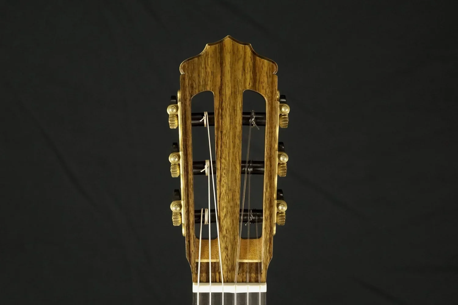Traditional headstock front