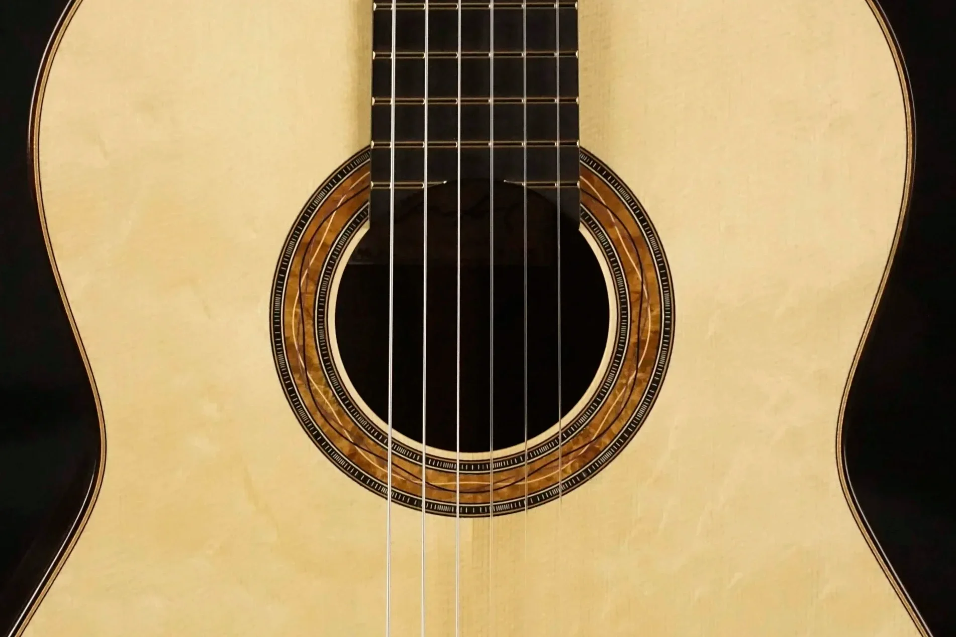 Signature "New Waves" Rosette