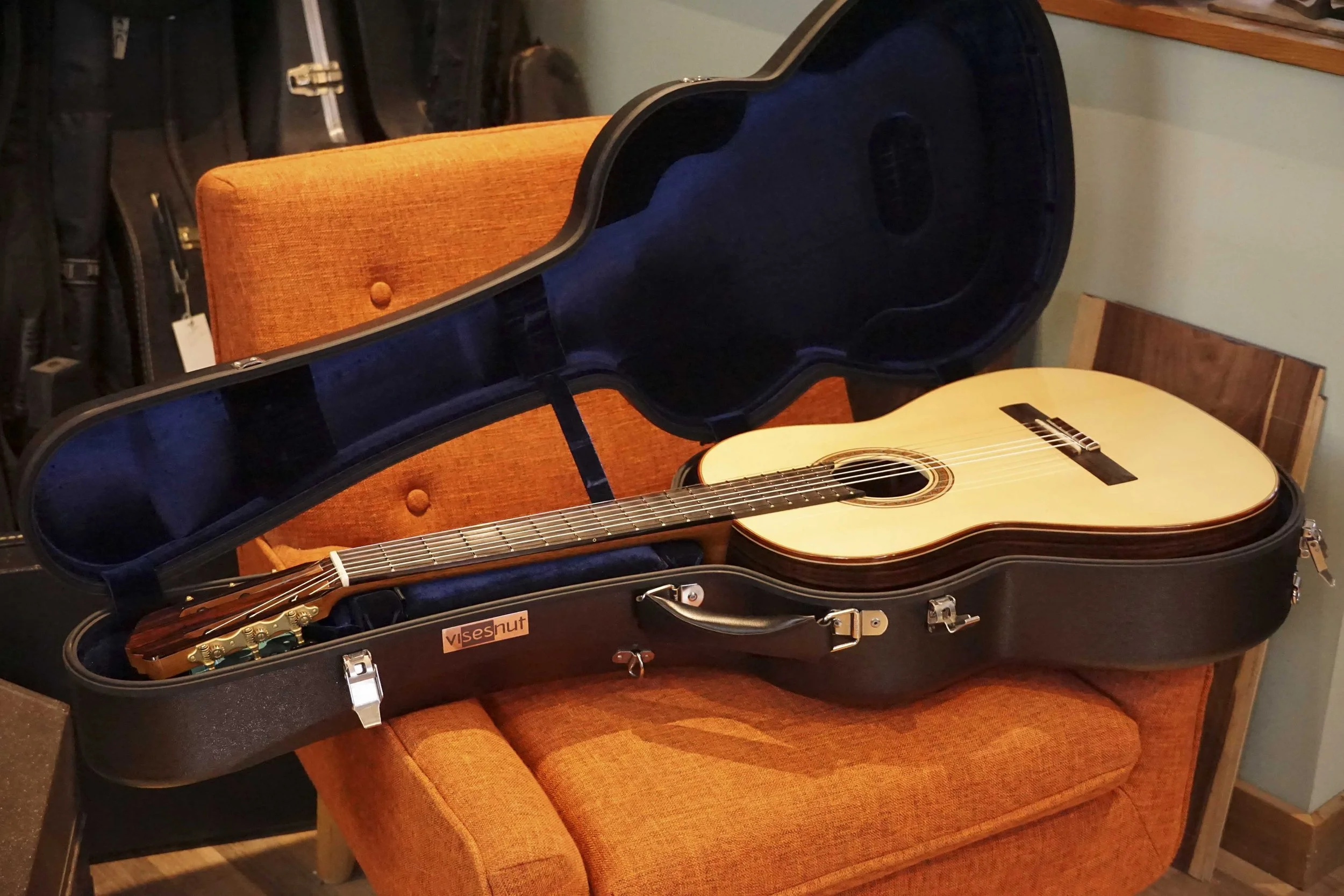 sipe 98 guitar with visesnut case