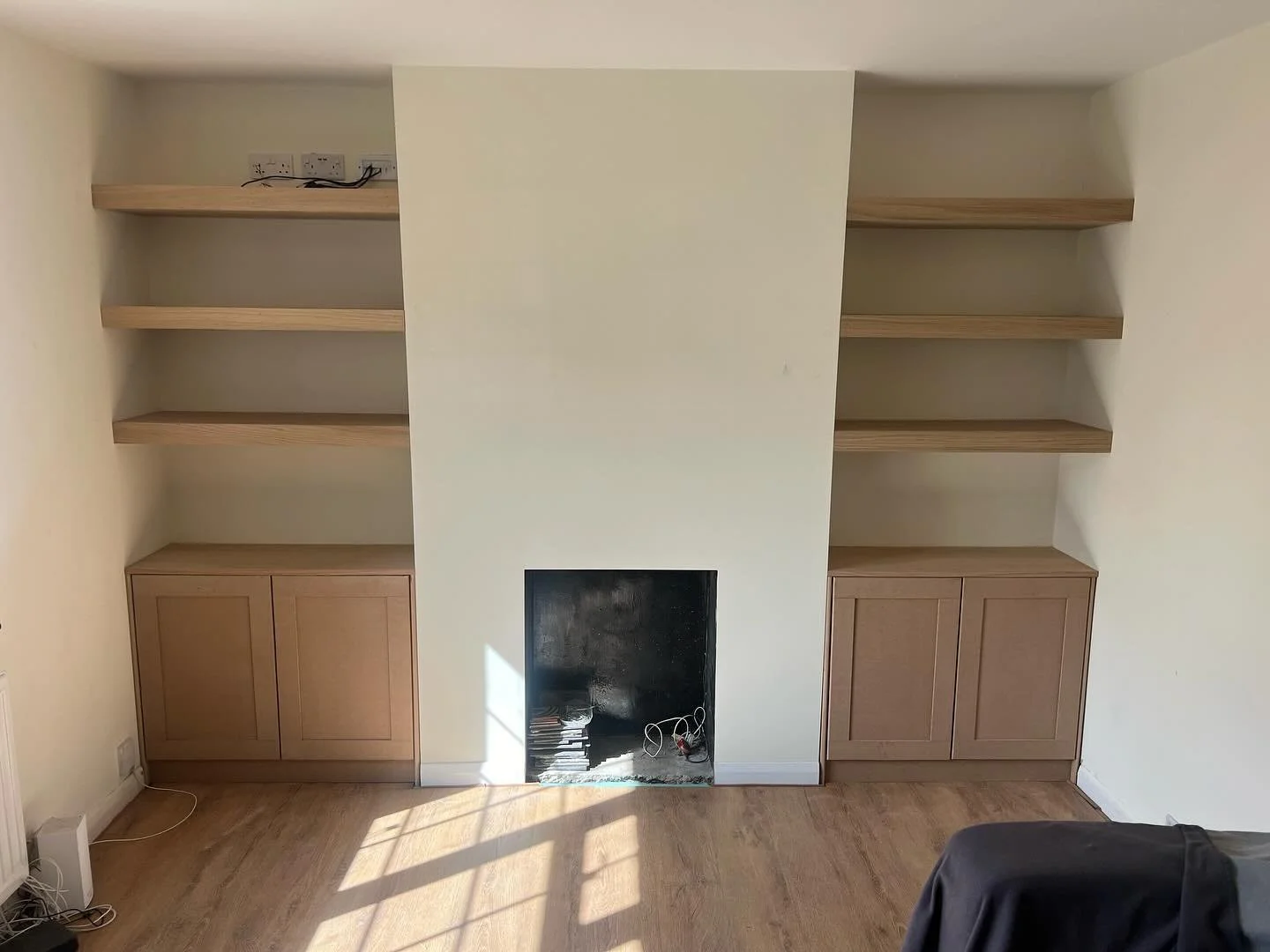 Set of alcoves completed in worcester park this week with oak tops and fronts ✅